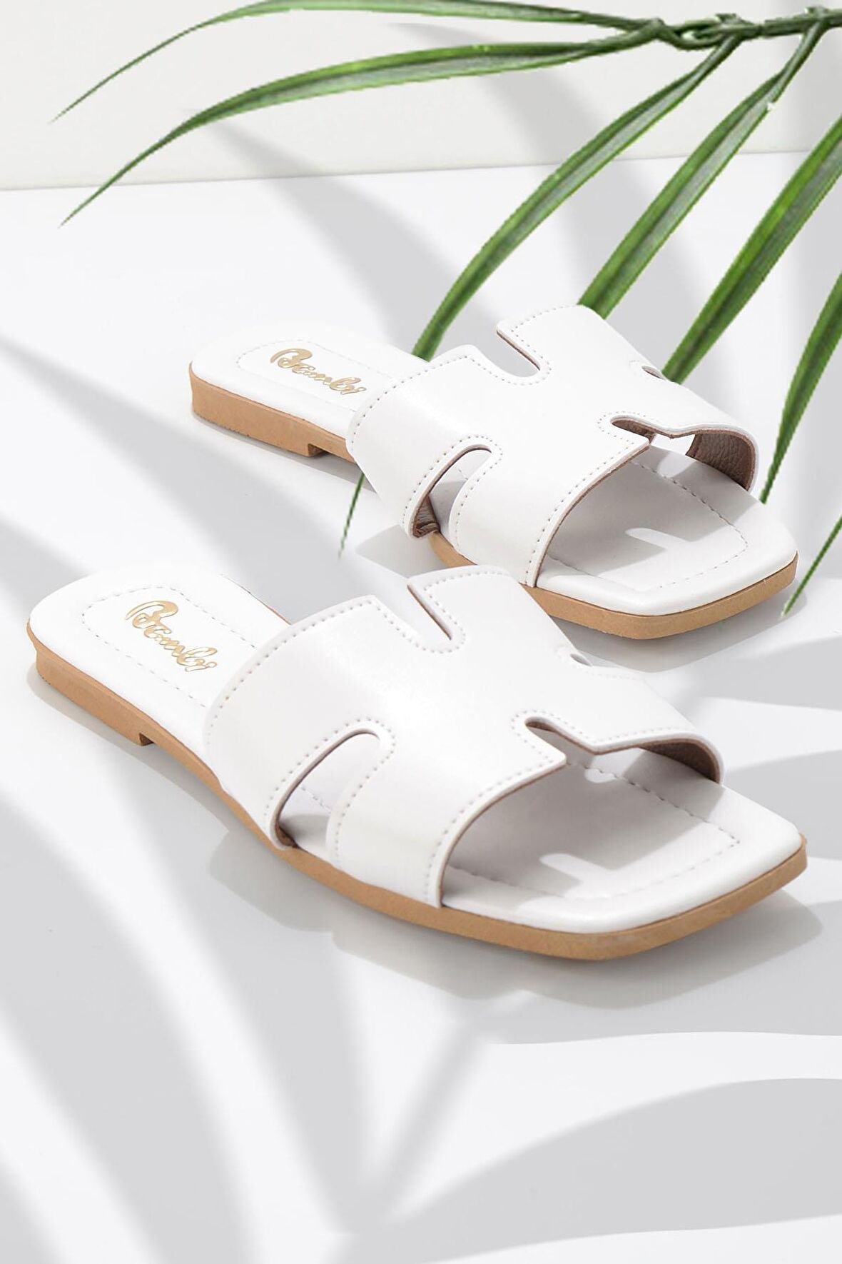 Bambi Beyaz  Kadın Terlik K04101000609