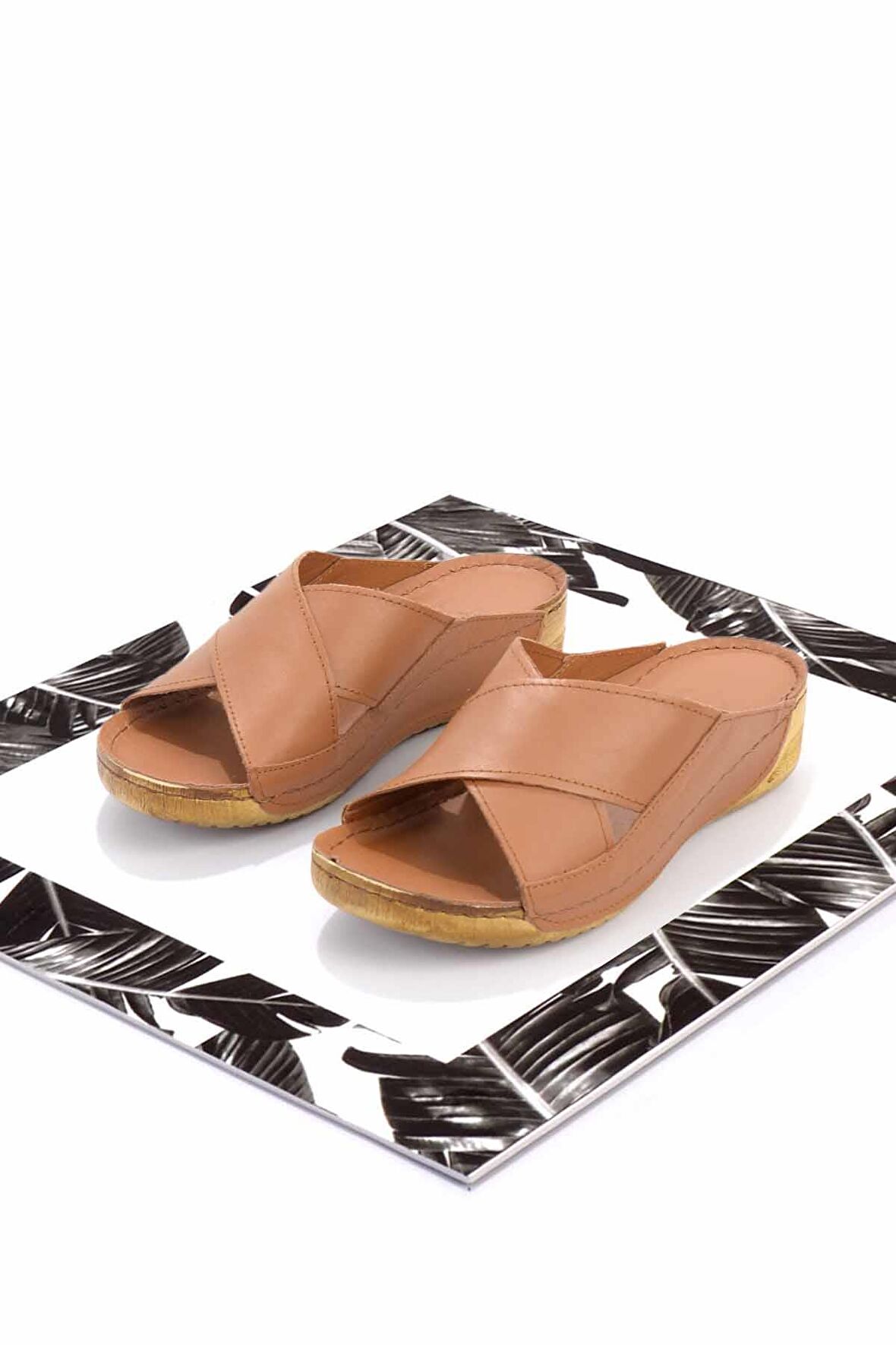 Taba Hakiki Deri Kadın Terlik K04331031203