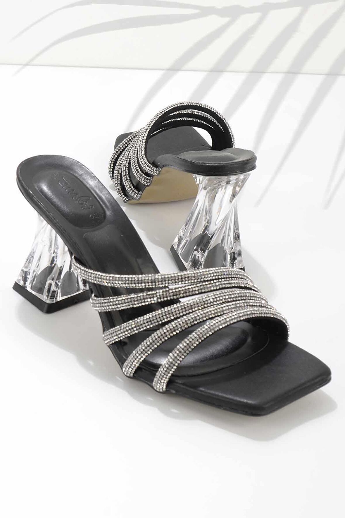 Bambi Siyah  Kadın Terlik K04687093509