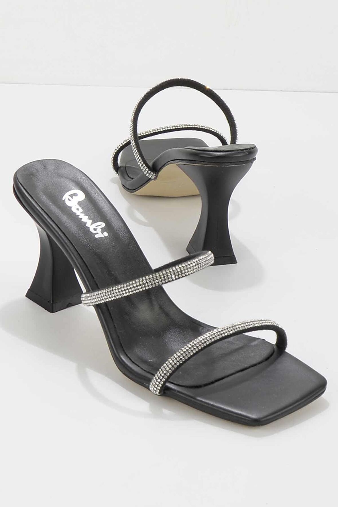 Bambi Siyah Gümüs  Kadın Terlik K04726010409