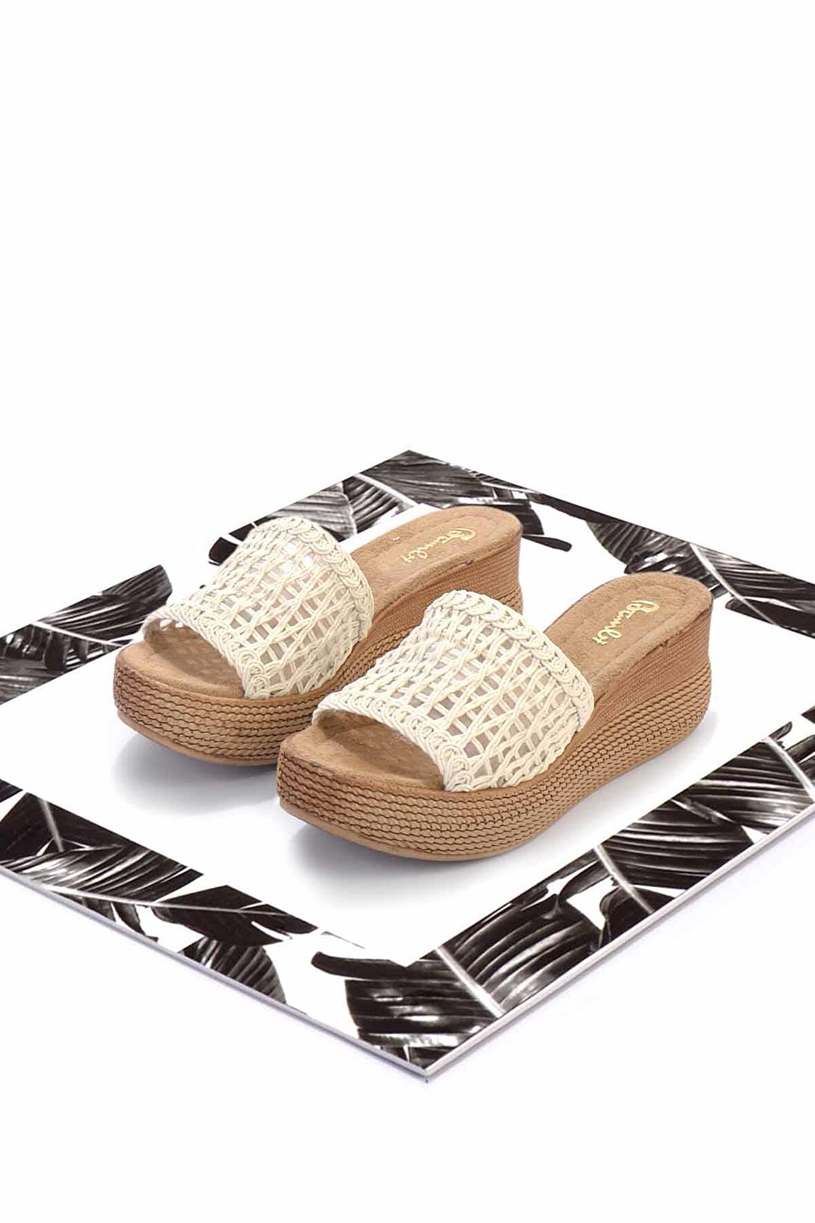 Bej Örgü  Kadın Terlik K04823004316