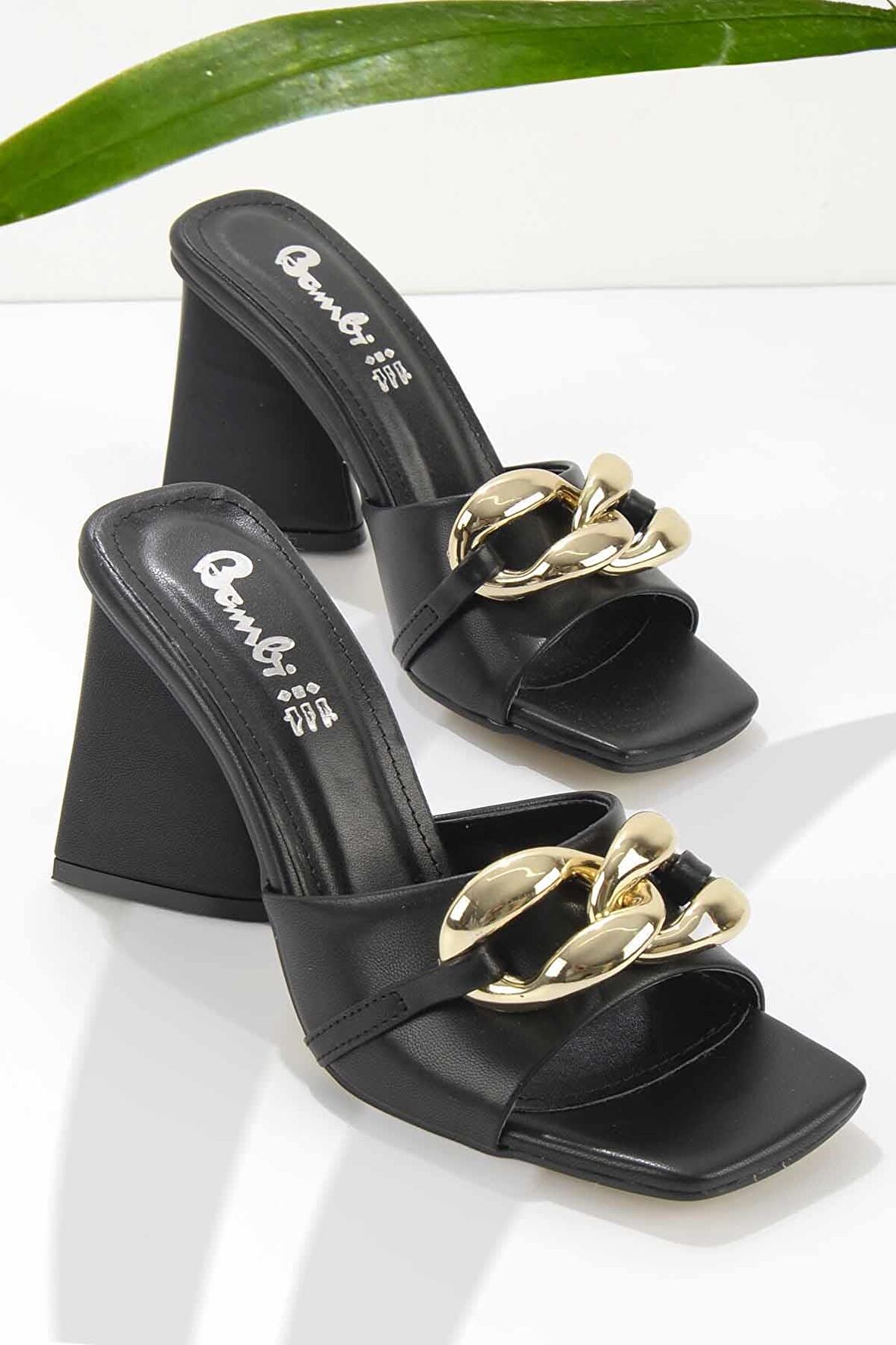 Bambi Siyah  Kadın Terlik K04997501009