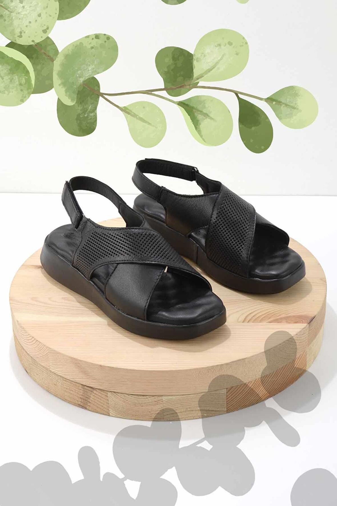 Siyah Hakiki Deri Kadın Sandalet K05357010103
