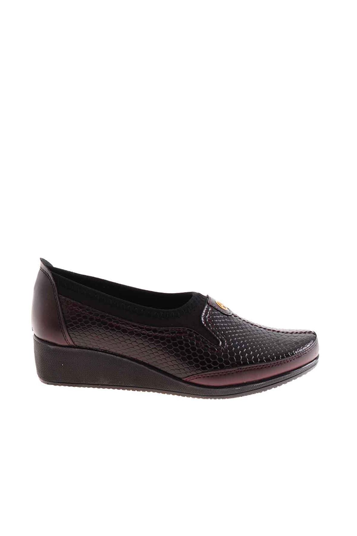 Bordo  Kadın Casual Ayakkabı K0621000107