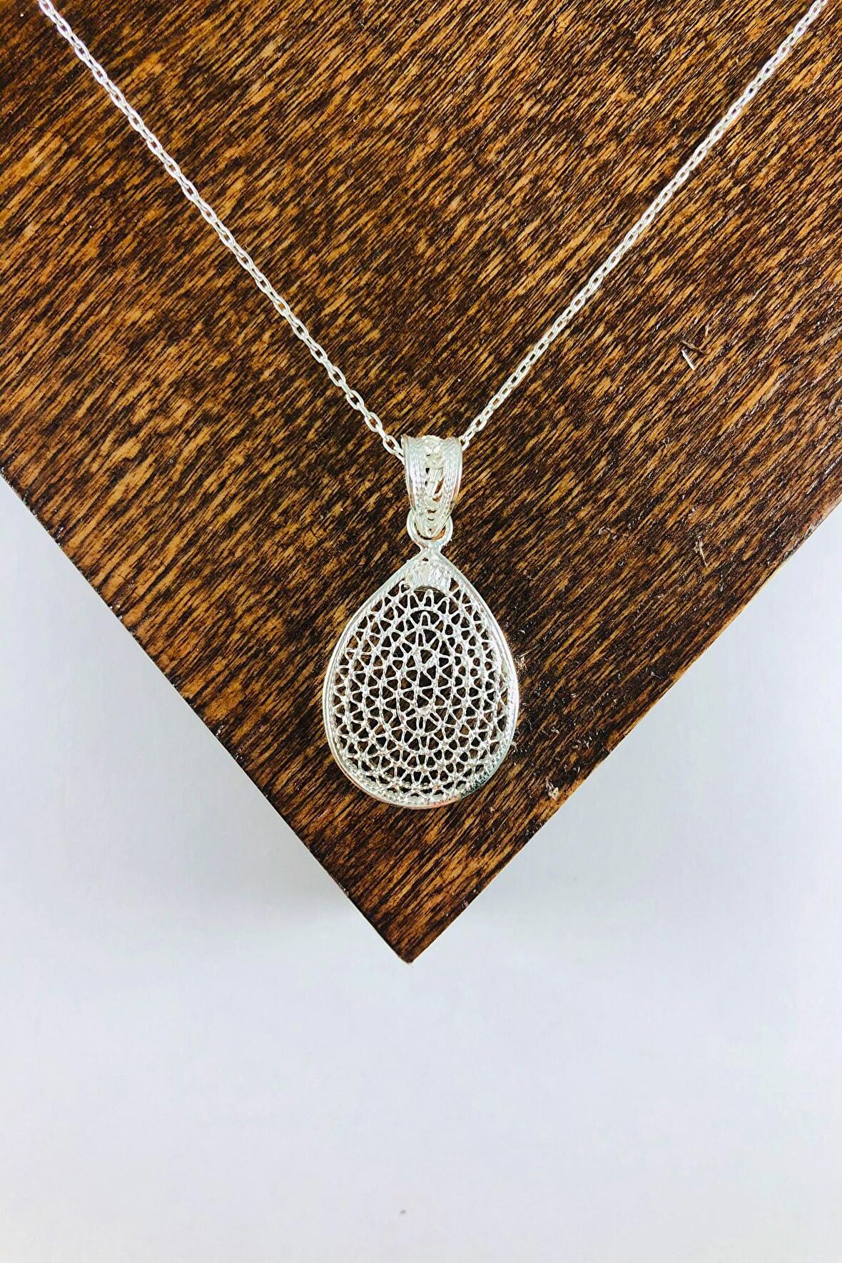 El Işi Damla Motifli Telkari Kolye