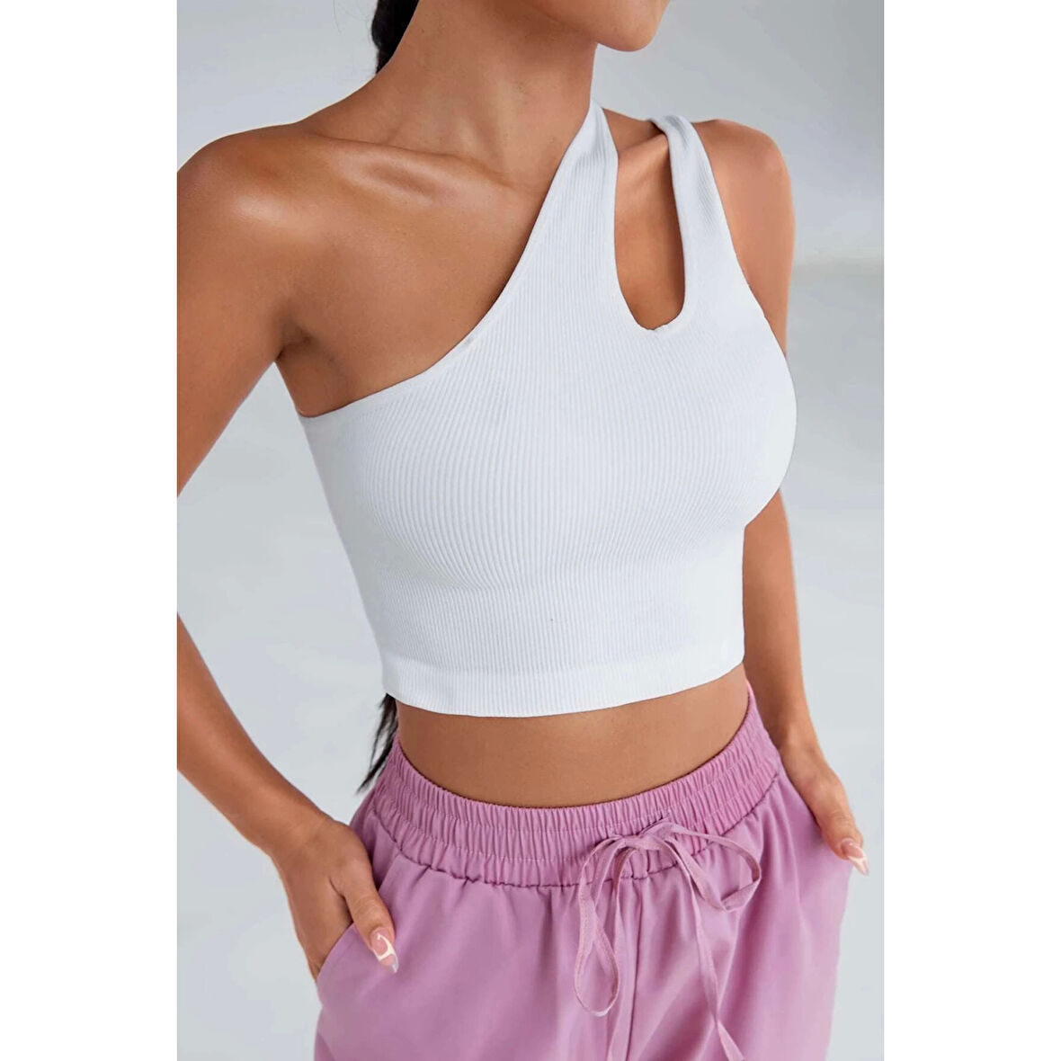 MARSiLYAN- Kadın Beyaz Tek Omuz Cut Out Detaylı Crop Top Bluz