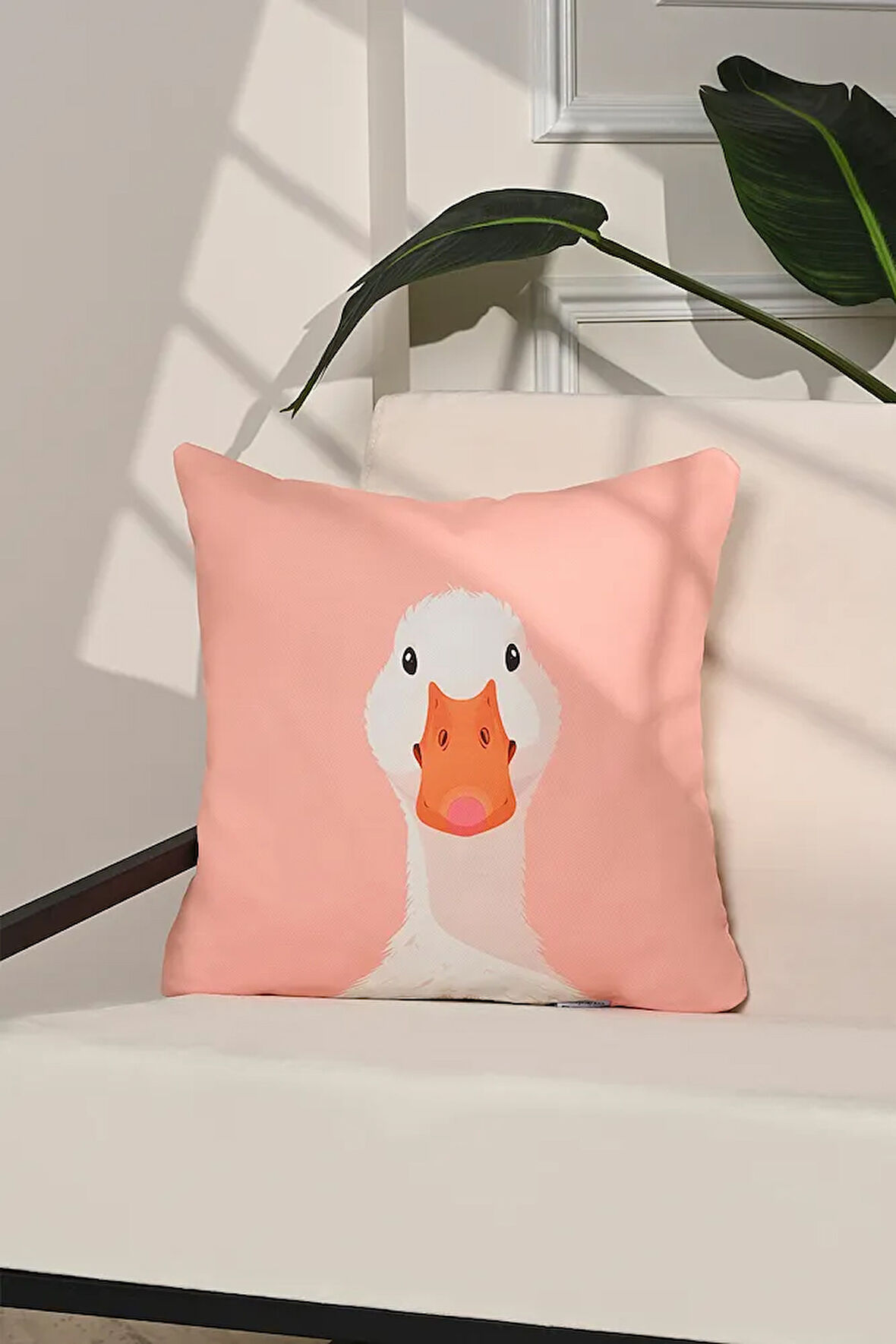Duck Face Sevimli Kaz İllüstrasyonlu Pembe Kırlent Kılıfı – 43x43cm