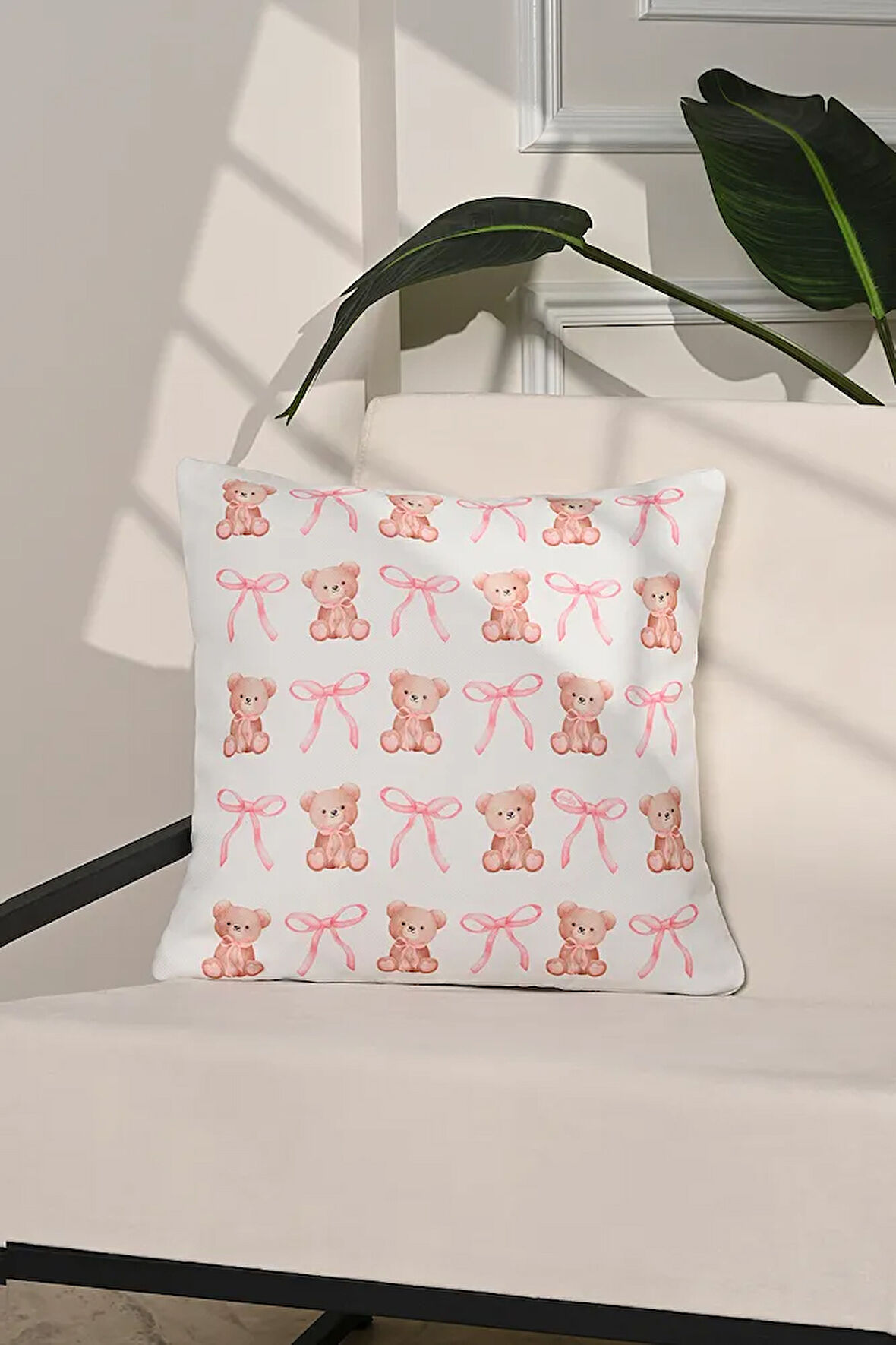 Baby Pink Ayıcık ve Kurdele Desenli Çocuk Odası Kırlent Kılıfı – 43x43cm