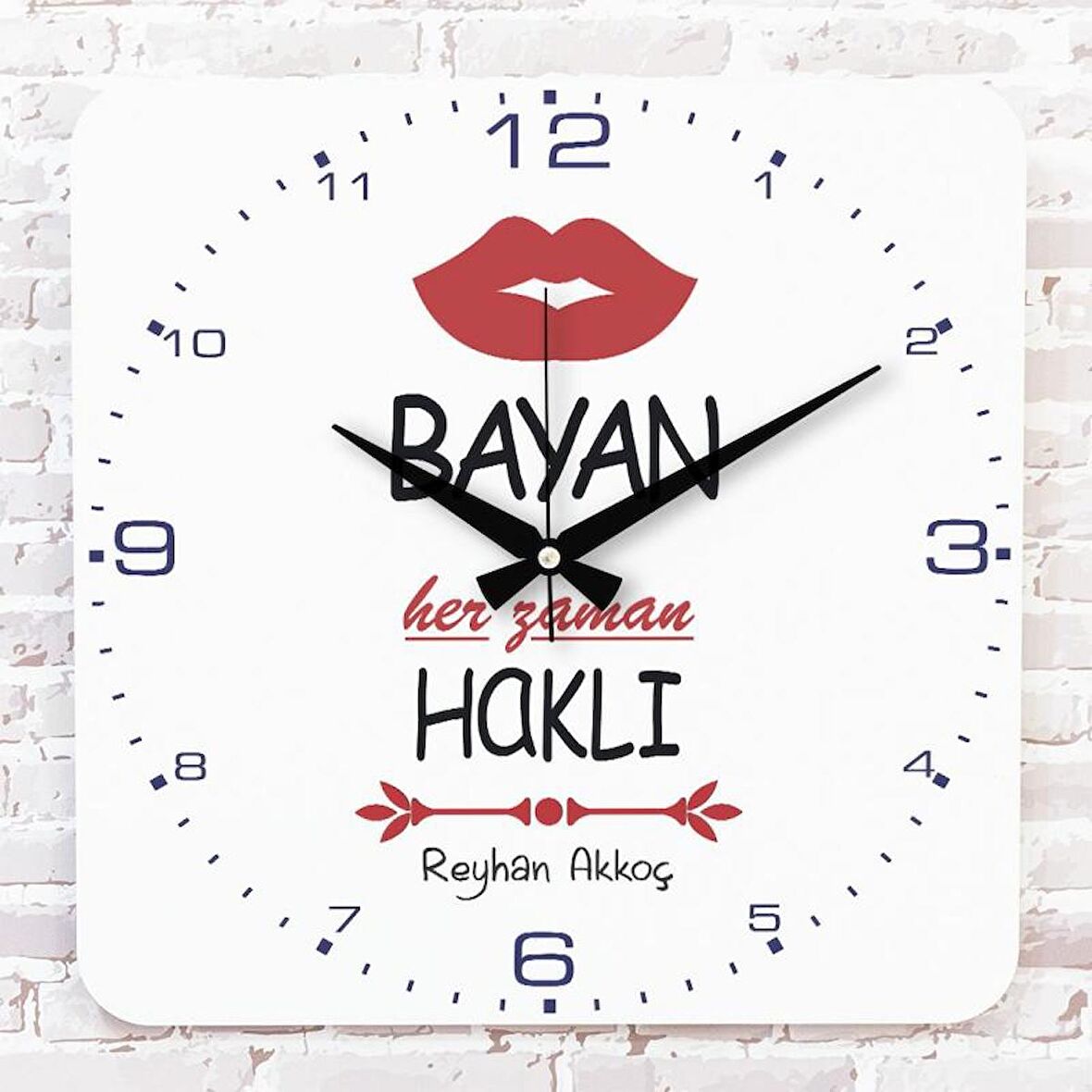 Kişiye Özel Kadın Her Zaman Haklı Hediye Ahşap Saat 33cm KA01-1382