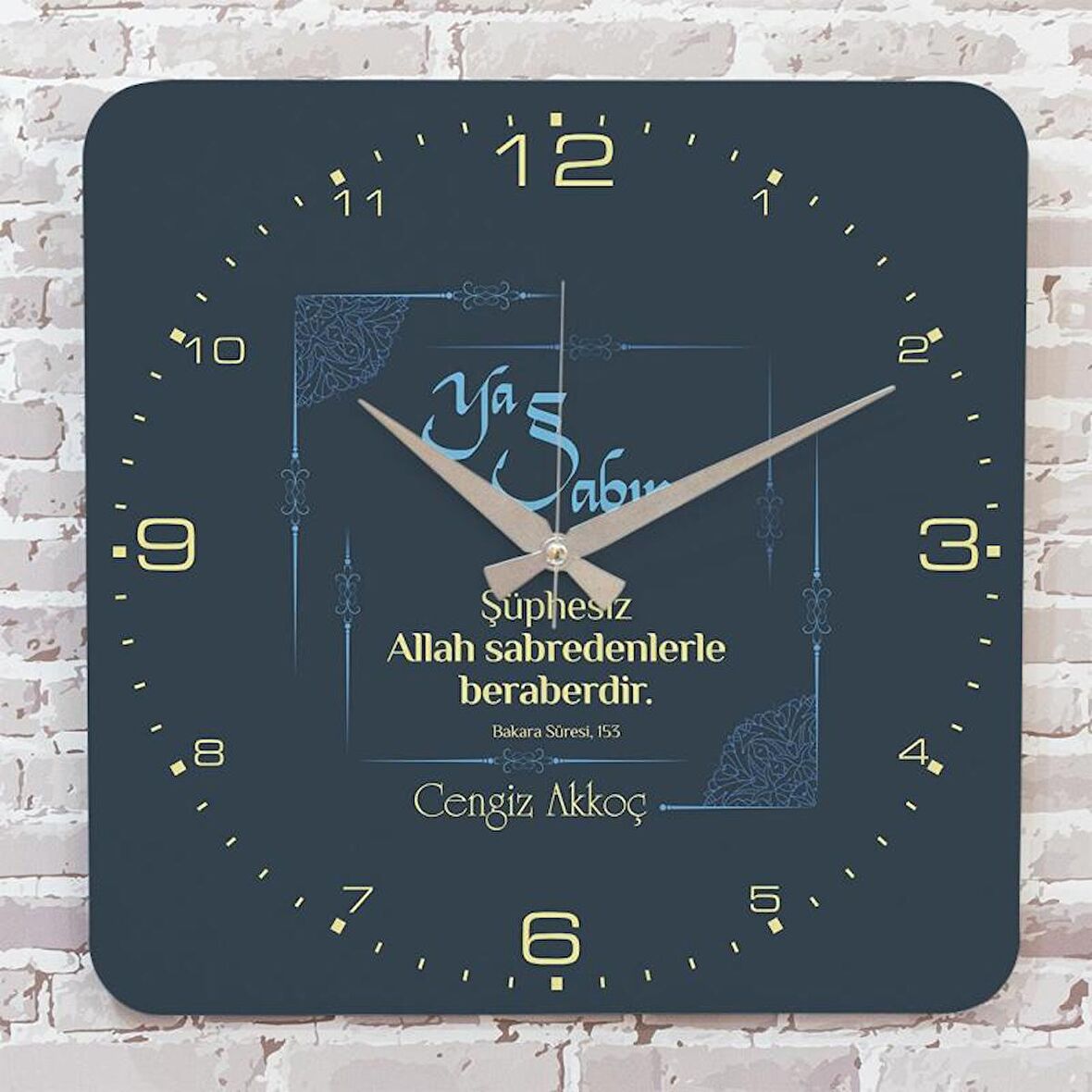 Kişiye Özel Ya Sabır Tasarımlı Hediye Ahşap Saat 33cm KA01-1437