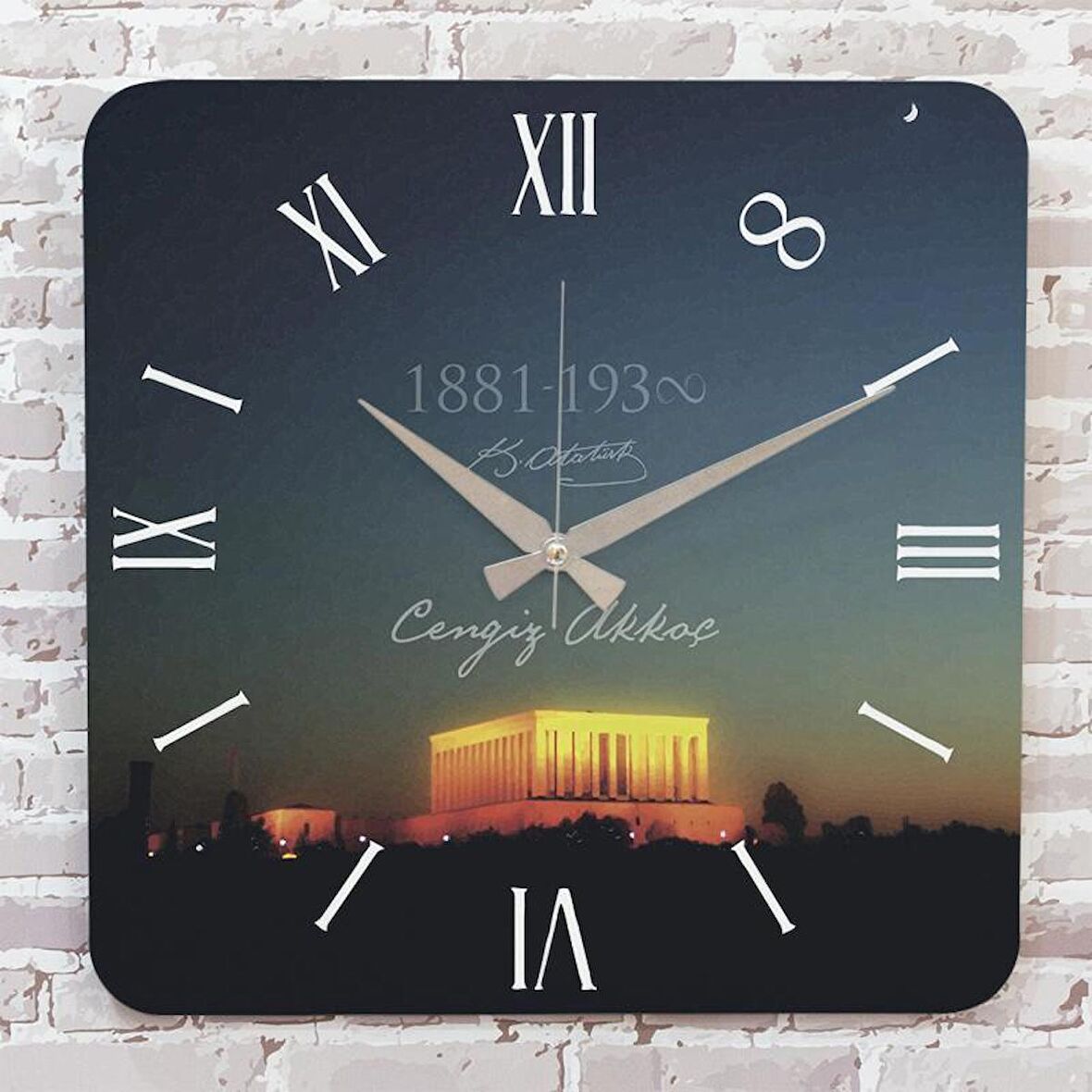 Kişiye Özel Anıtkabir Tasarımlı Hediye Ahşap Saat 33cm KA01-1446