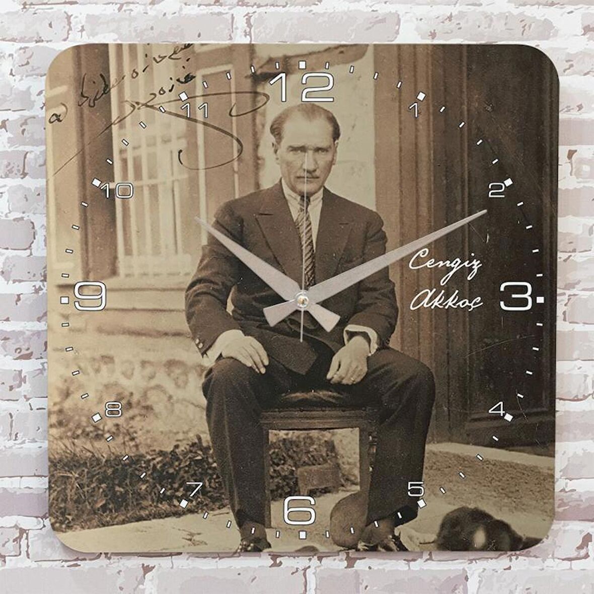 Kişiye Özel Atatürk Tasarımlı Hediye Ahşap Saat 33cm KA01-1481