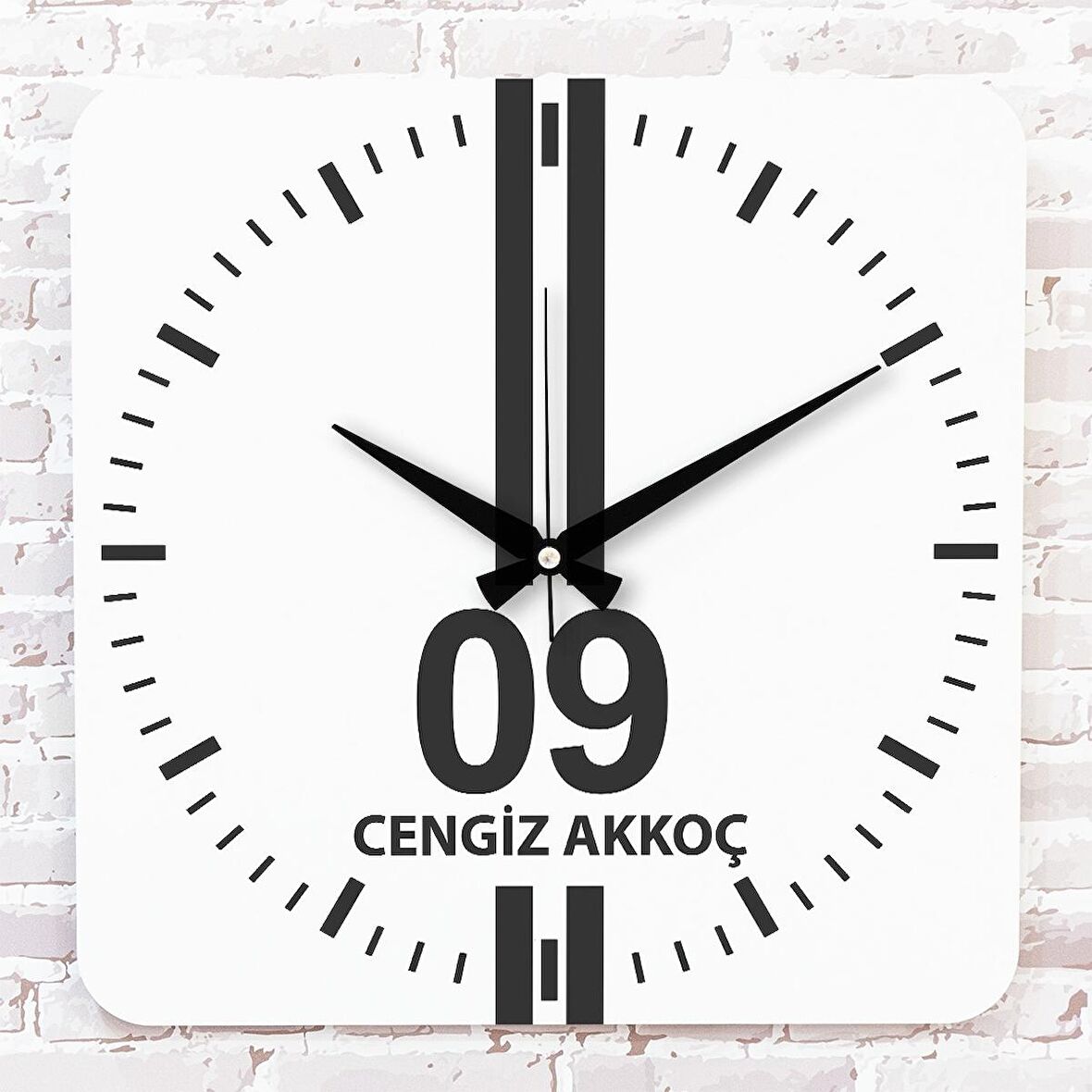 Siyah & Beyaz Aydınlılara Özel Ahşap Saat 33cm KA01-1560