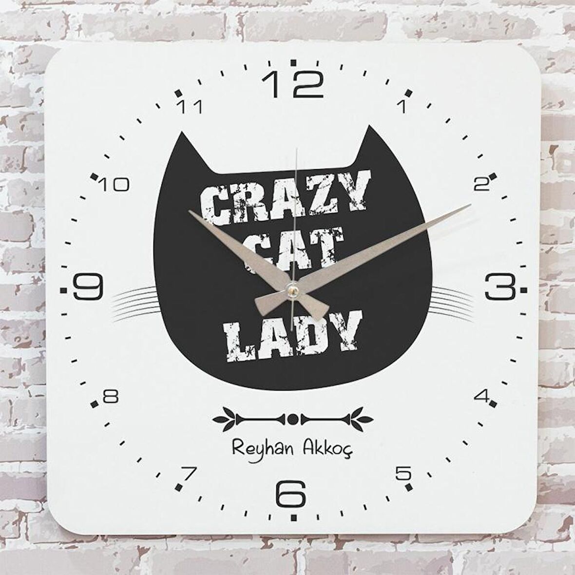 Kişiye Özel Crazy Cat Lady Tasarımlı Hediye Ahşap Saat 33cm KA01-1714