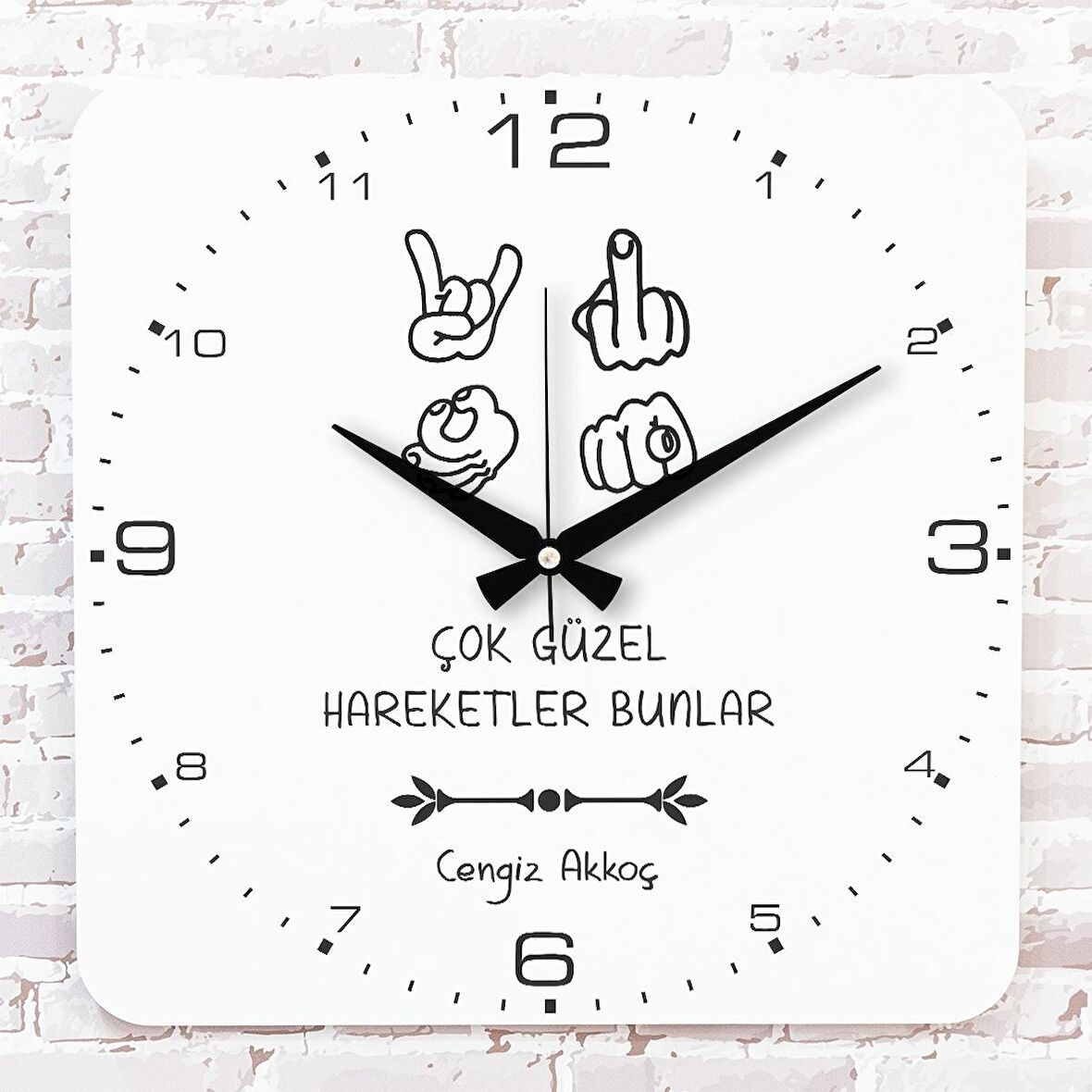 Kişiye Özel Çok Güzel Hareketler Bunlar Tasarımlı Hediye Ahşap Saat 33cm KA01-1722