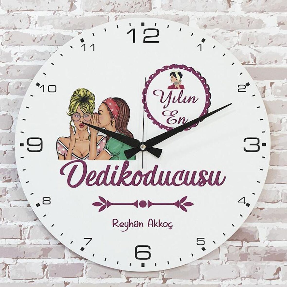 Kişiye Özel Yılın En Dedikoducusu Hediye Ahşap Saat 33cm  KA02-1200