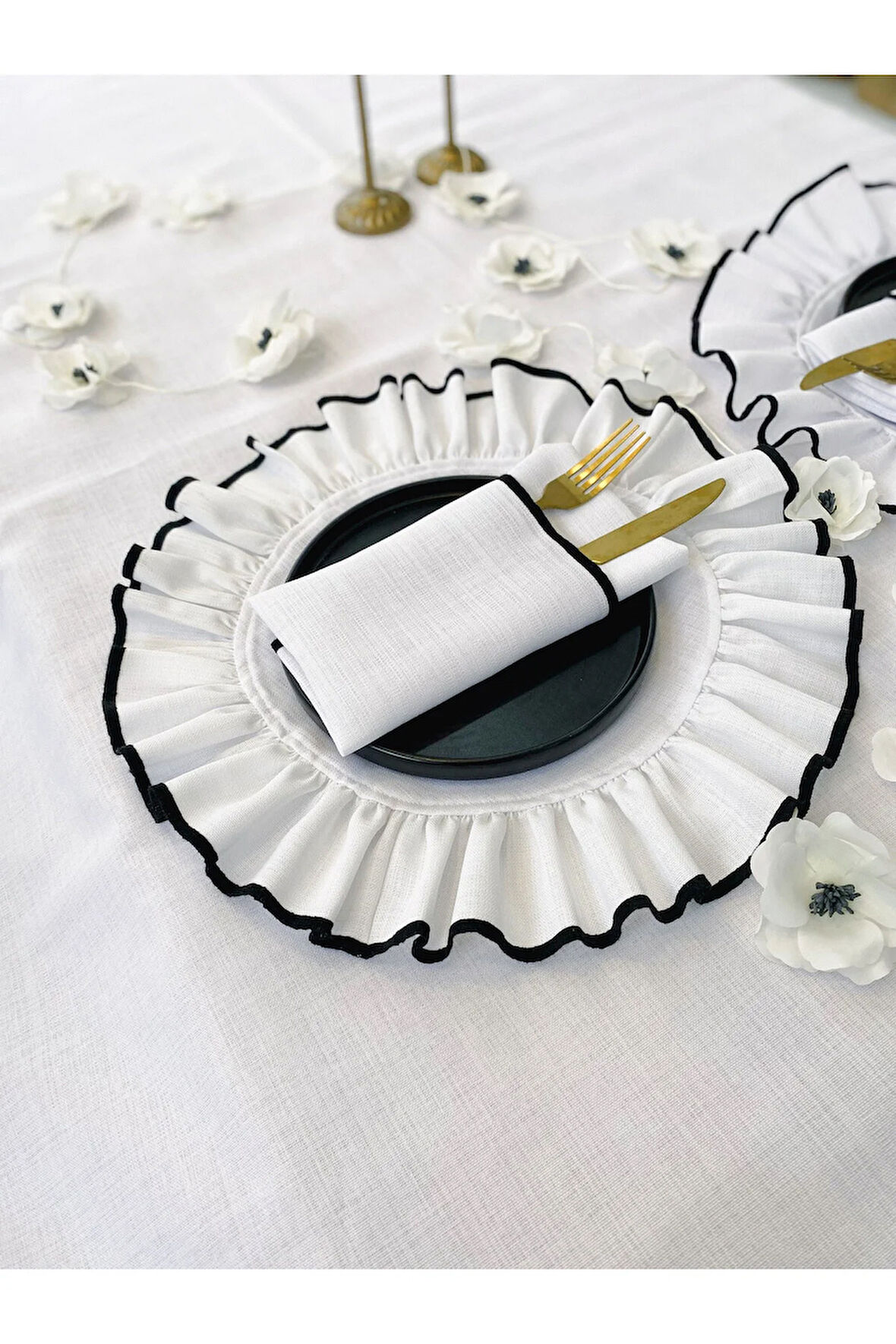 Shine Beyaz Keten Kumaş Siyah Biyeli Yuvarlak Supla 6Lı