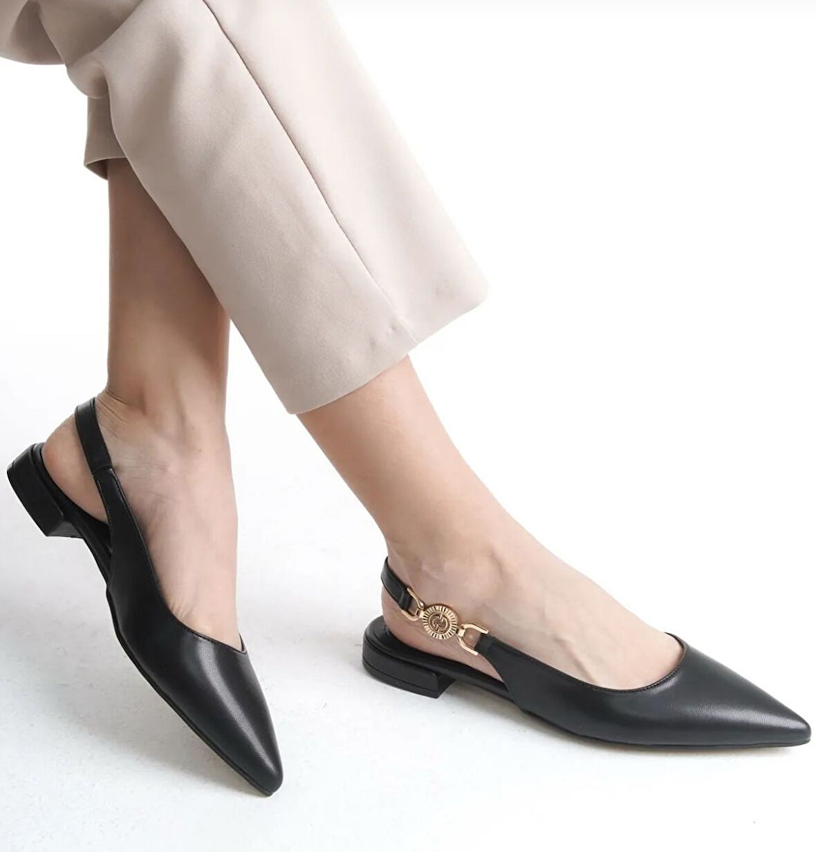 Feles Yan Toka Detaylı Arkası Açık Kadın Babet Ayakkabı