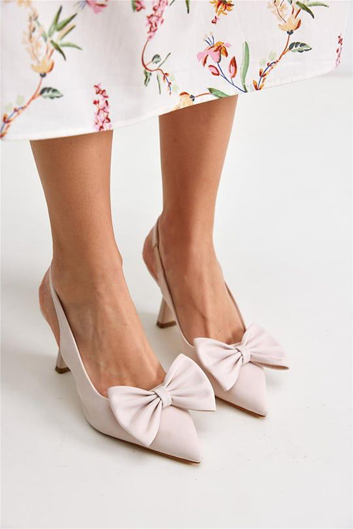 Feles Kurdela Detaylı Arkası Açık Stiletto Kadın Topuklu Ayakkabı