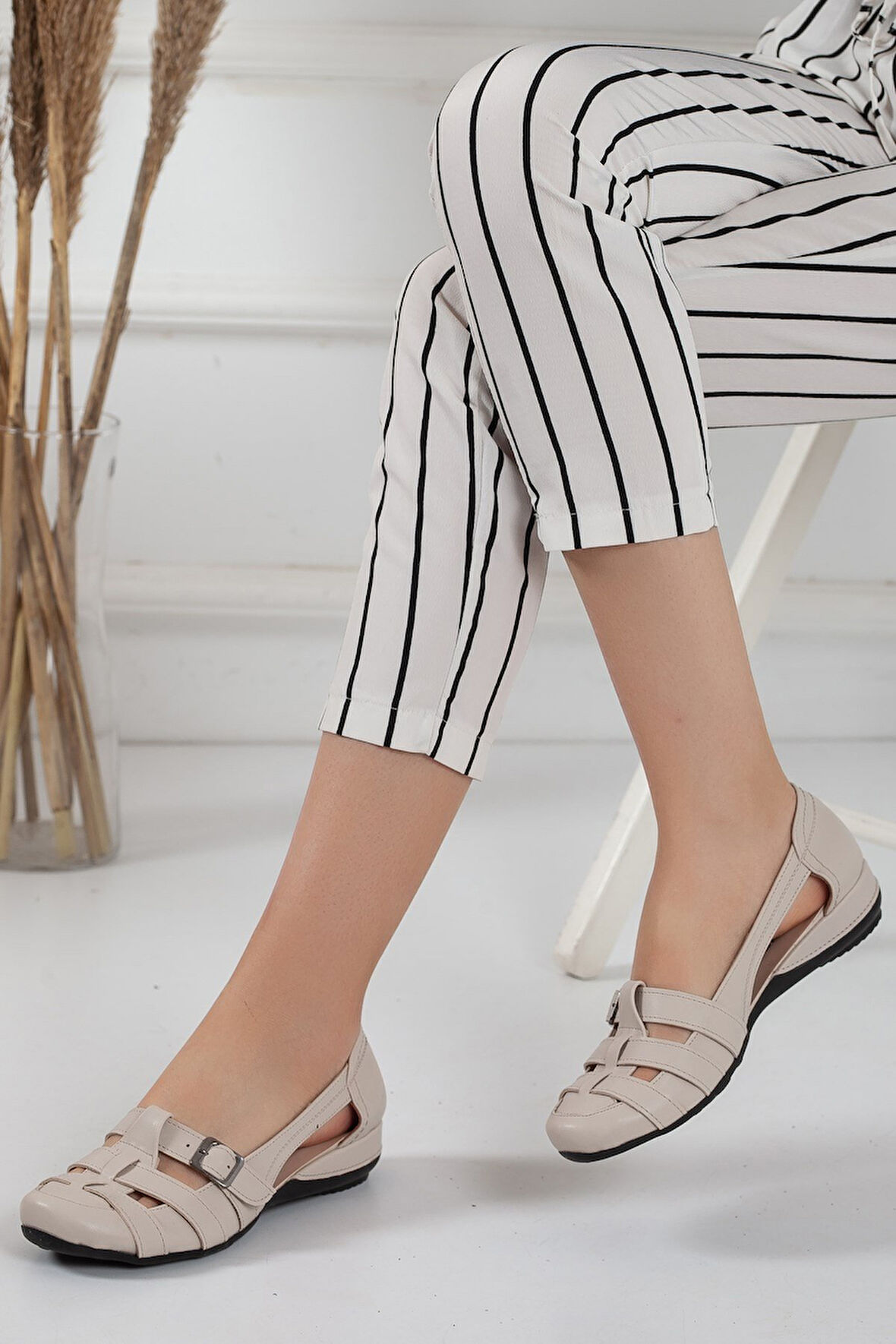 Ayakdaş Toka Detaylı Kadın Babet Ayakkabı