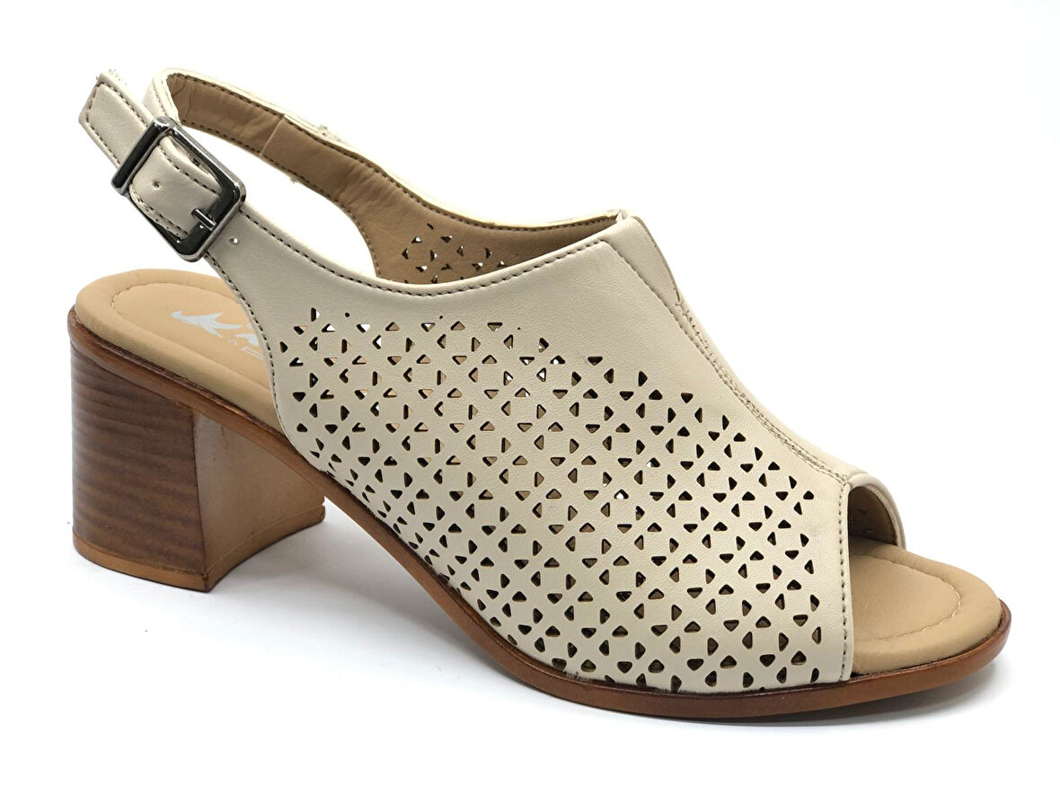 Ayakdaş Toka Detaylı Kadın Sandalet Ayakkabı