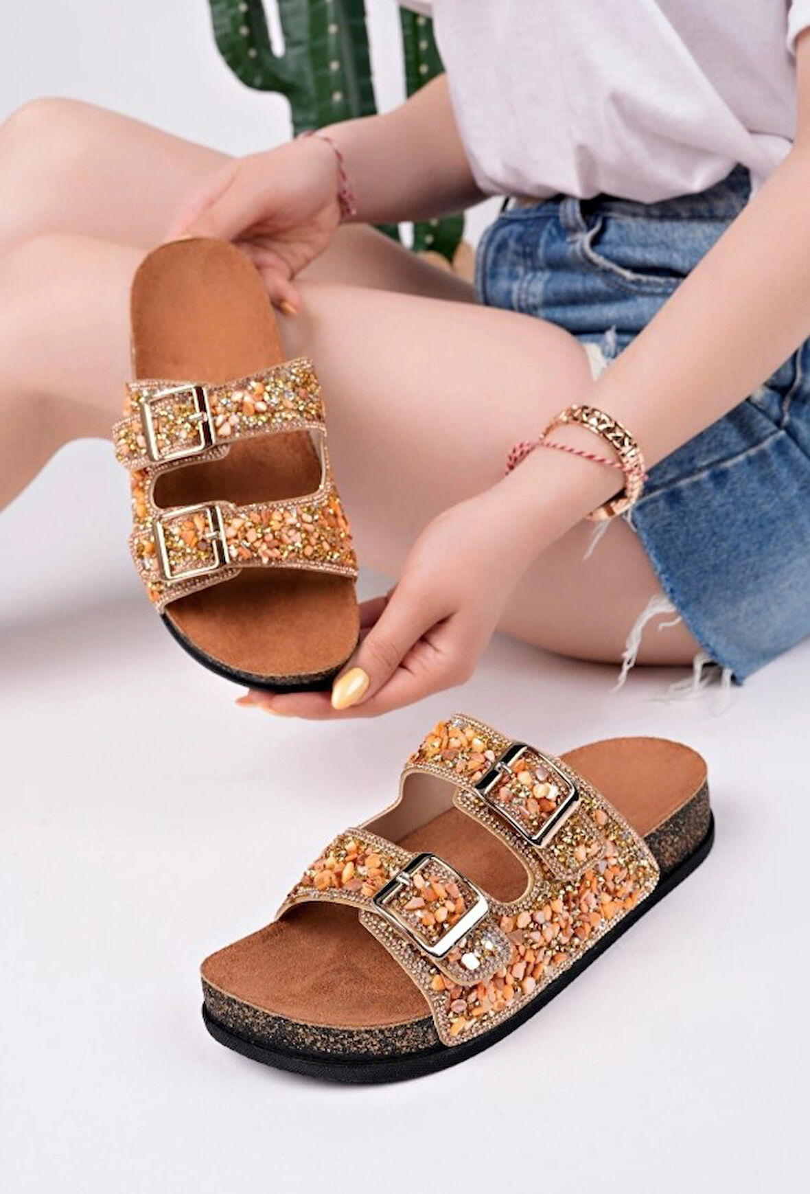 Feles Çift Toka Mantar Taban Taş Detaylı Kadın Terlik