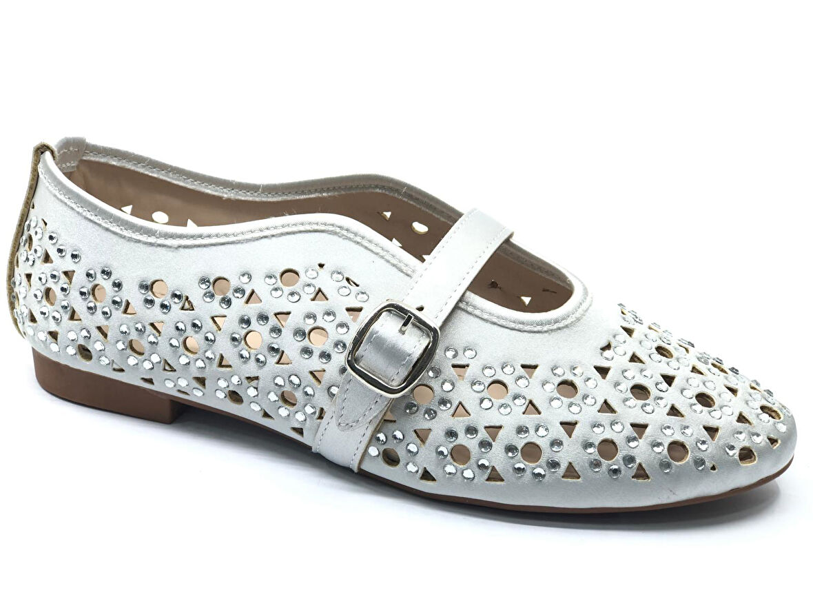 Feles Delik Taş Detaylı Kadın Babet Ayakkabı