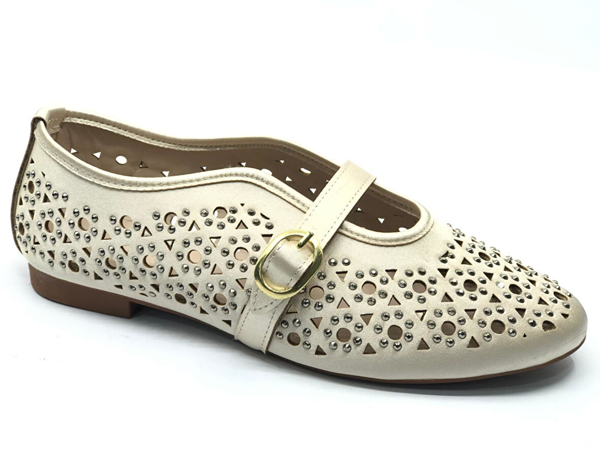 Feles Delik Taş Detaylı Kadın Babet Ayakkabı