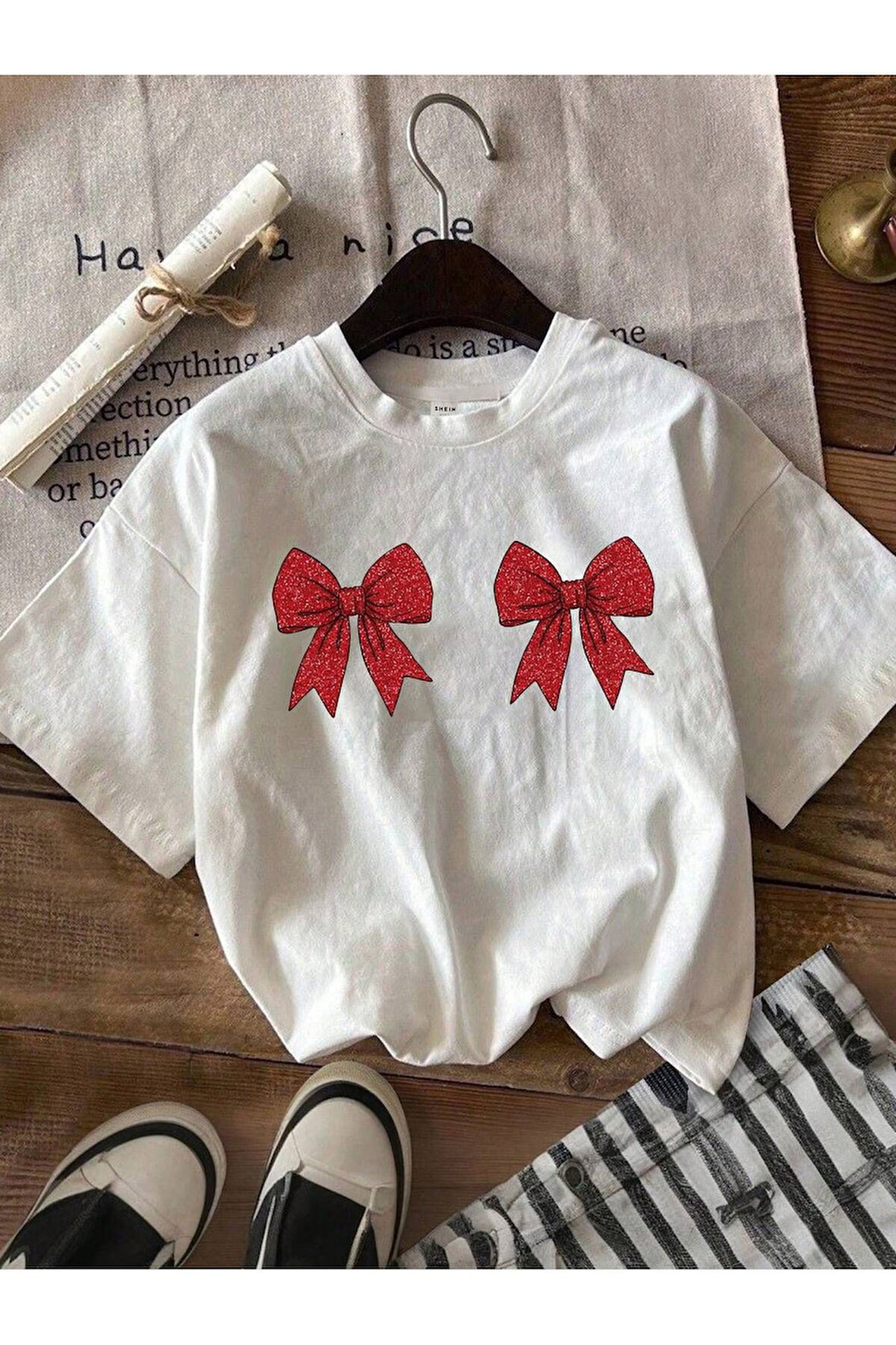 Kadın Christmas Yıllbaşı Glittering Bow Baskılı Oversize T-Shirt