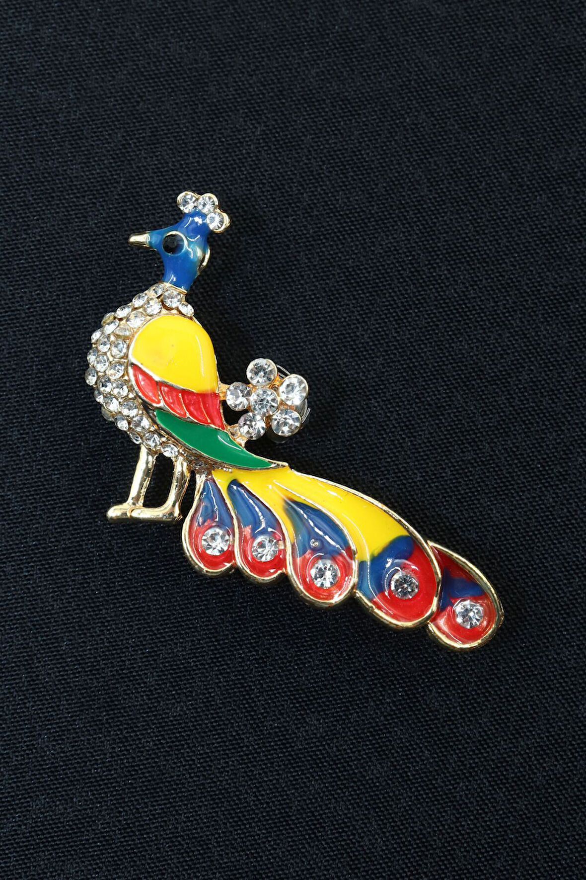 Tavus kuşu broş. Taşlı tasarım tavus kuşu broş. Yaka iğnesi tavus kuşu broş. Kadın broş. Broş.