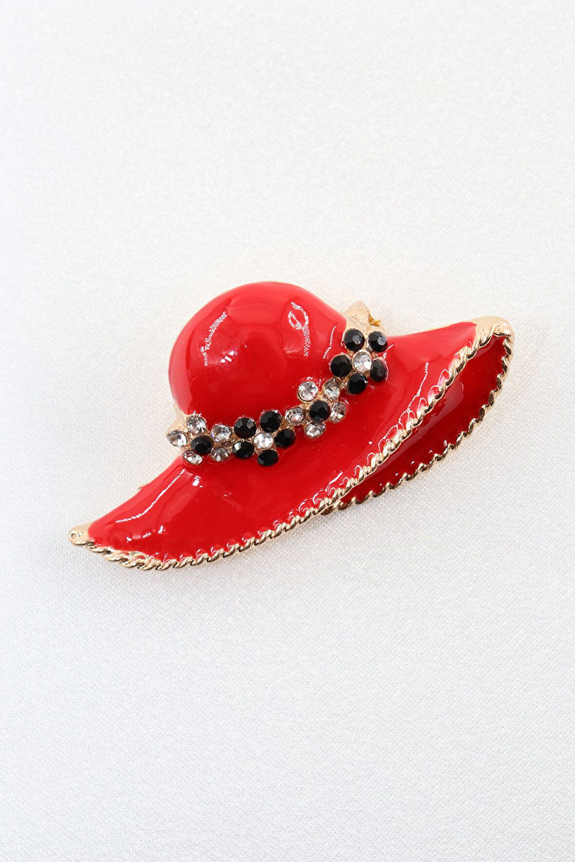 Şapka broş. Taşlı tasarım şapka broş. Yaka iğnesi kadın şapka broş. Kadın broş. Broş.