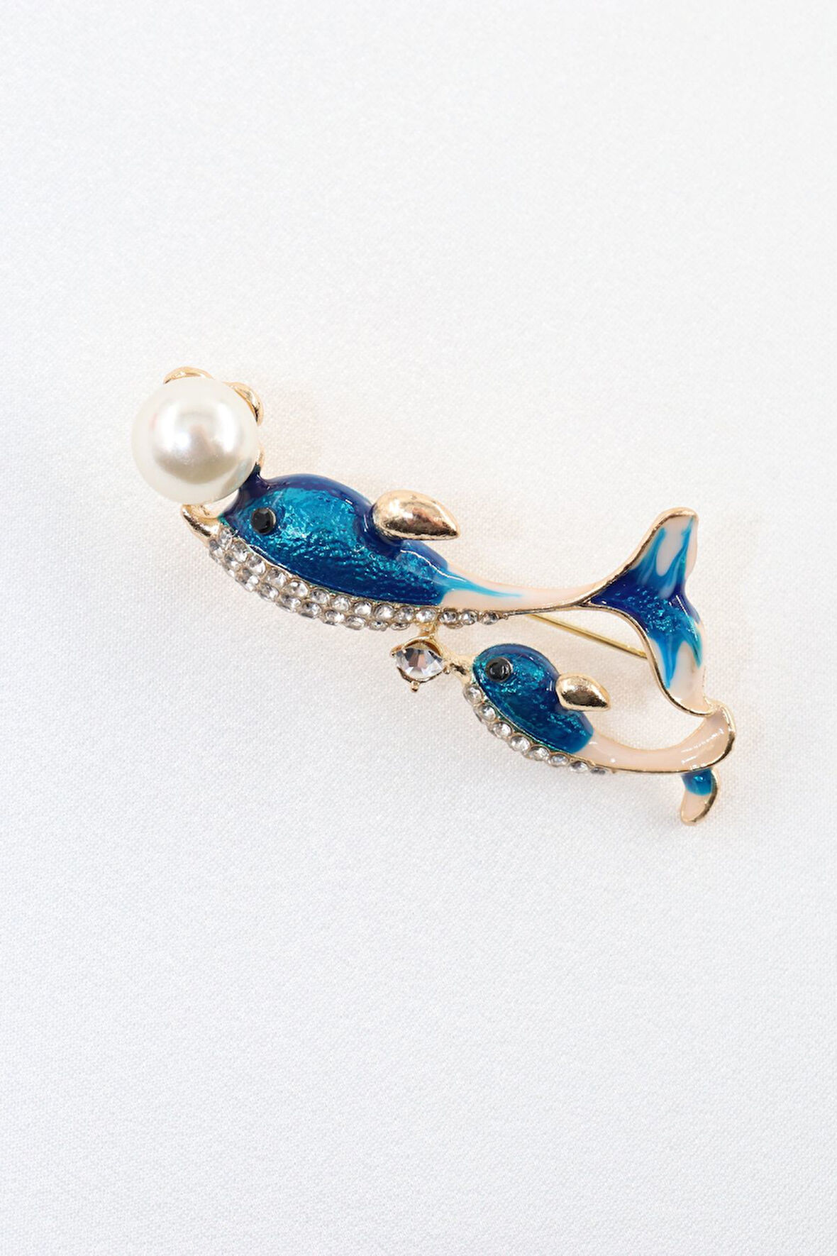 Yavrulu yunus balığı broş. Taşlı tasarım broş. Yaka iğnesi broş. Kadın broş. Broş. Yunus balığı broş
