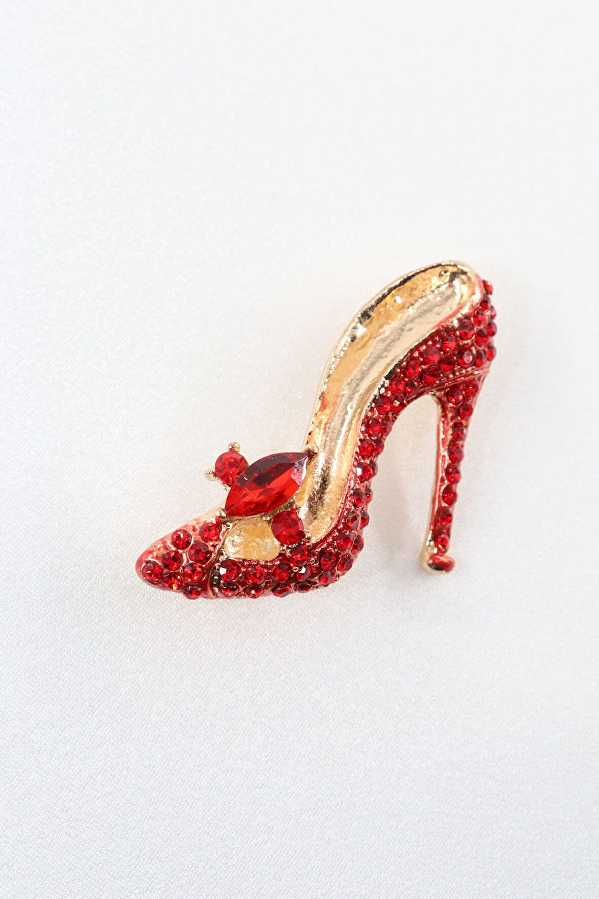 Zirkon taşlı ayakkabı broş. Taşlı tasarım broş. Yaka iğnesi broş. Kadın broş. Broş. Ayakkabı broş