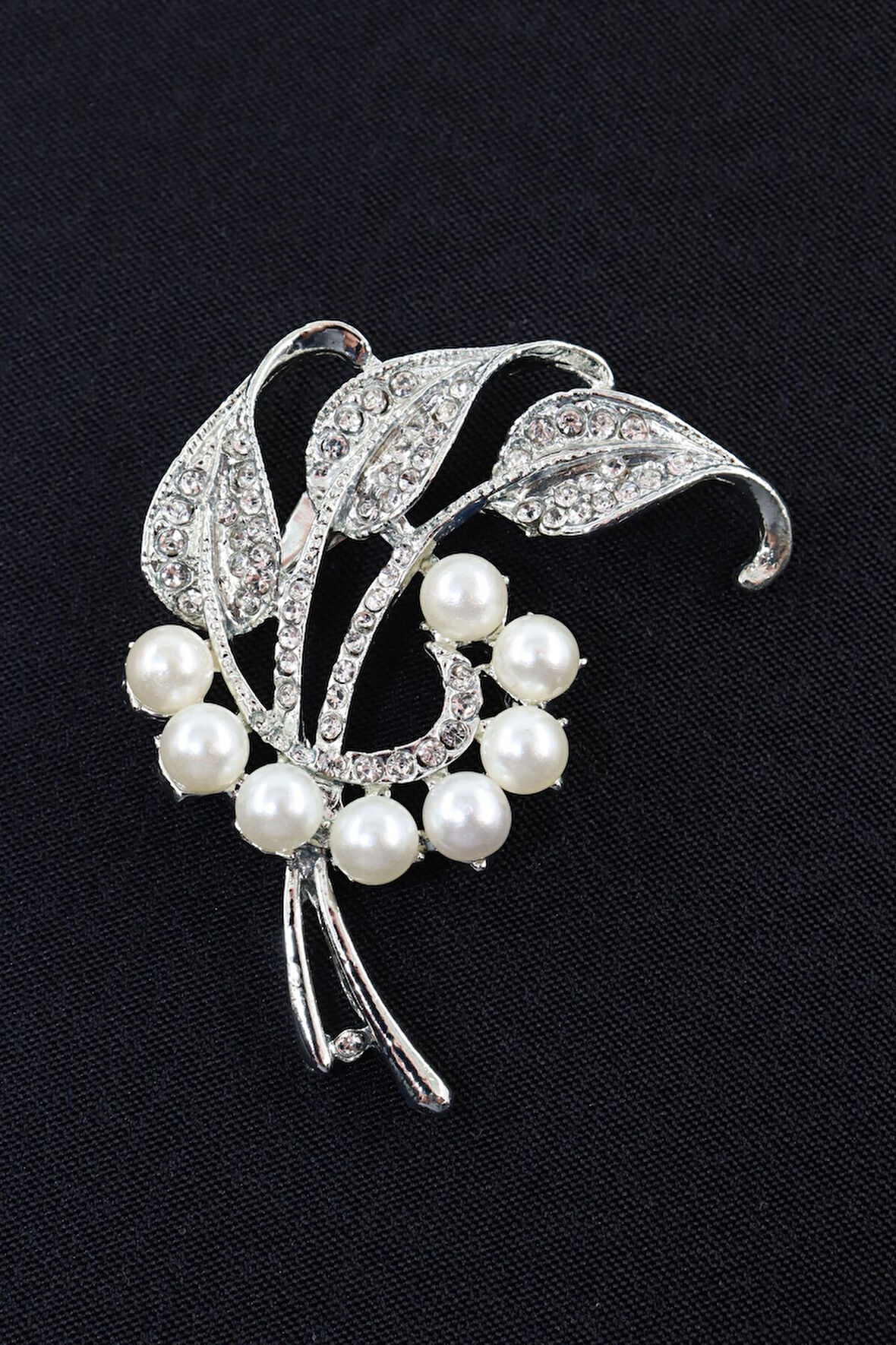 Gümüş Renk Incili Lale Yaprağı Broş. Yaka Iğnesi Broş. Taşlı Broş