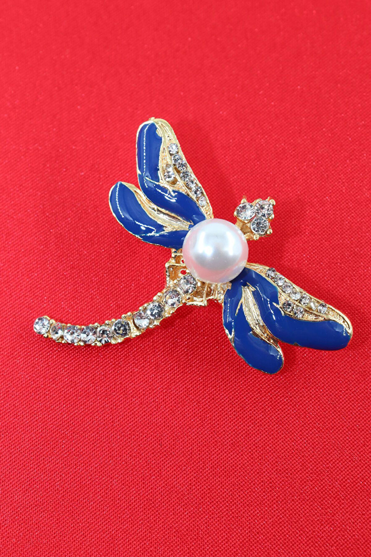 Taşlı incili yusufçuk broş. Taşlı tasarım broş. Yaka iğnesi broş. Kadın broş. Broş. Yusufçuk broş.