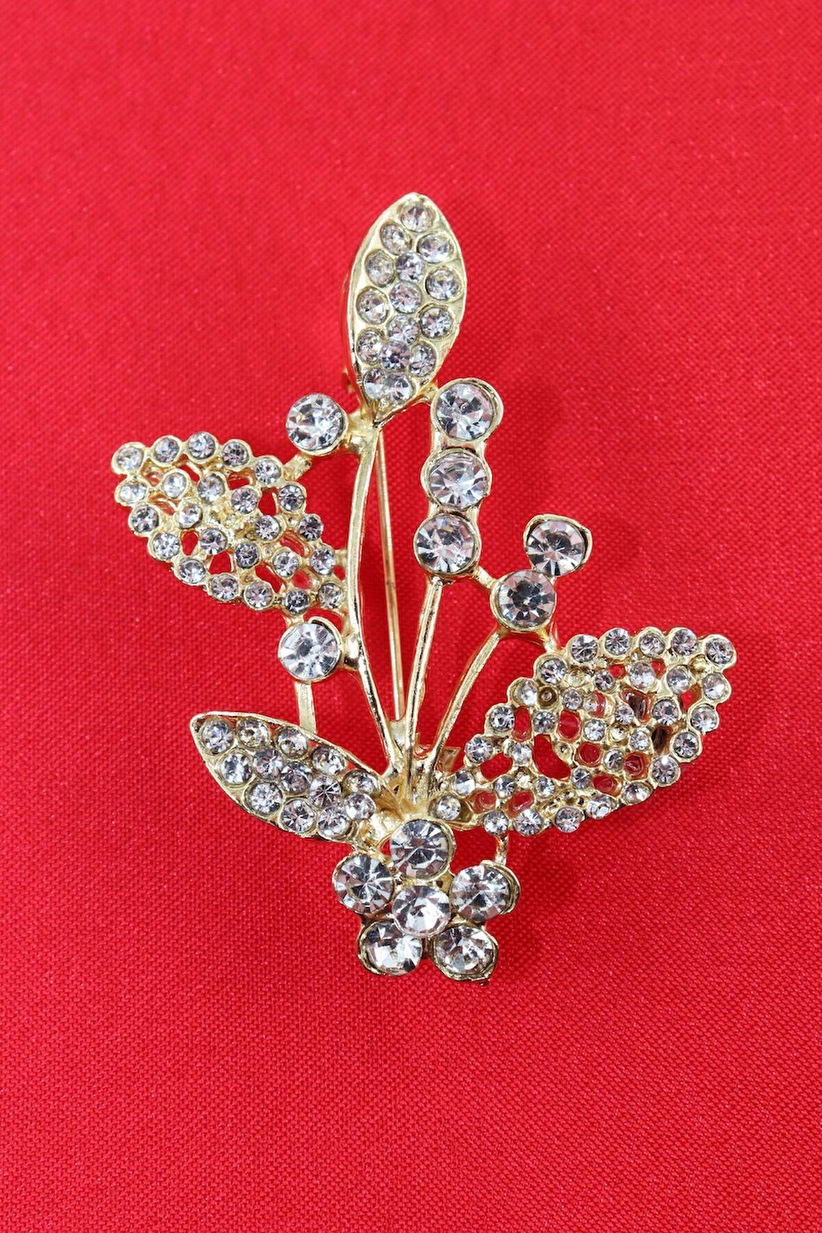 Gold renk kristal taşlı defne yaprağı broş. Tasarım broş. Kadın broş. Broş. Defne yaprağı broş.