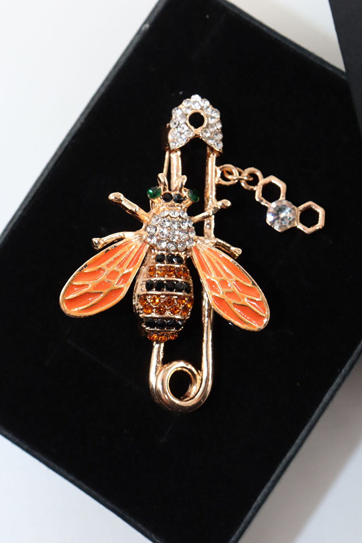 Petekli arı broş. Yaka iğnesi broş. Taşlı tasarım broş. Kadın broş. Erkek broş. Broş. Arı broş