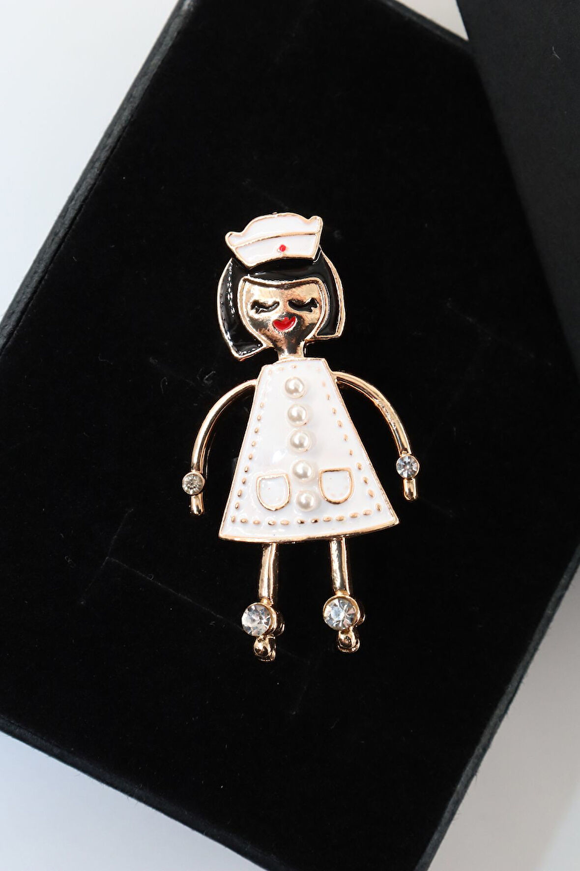 Sallantılı hemşire broş. Yaka iğnesi hemşire broş. Taşlı tasarım broş Kadın broş. Broş. Hemşire broş