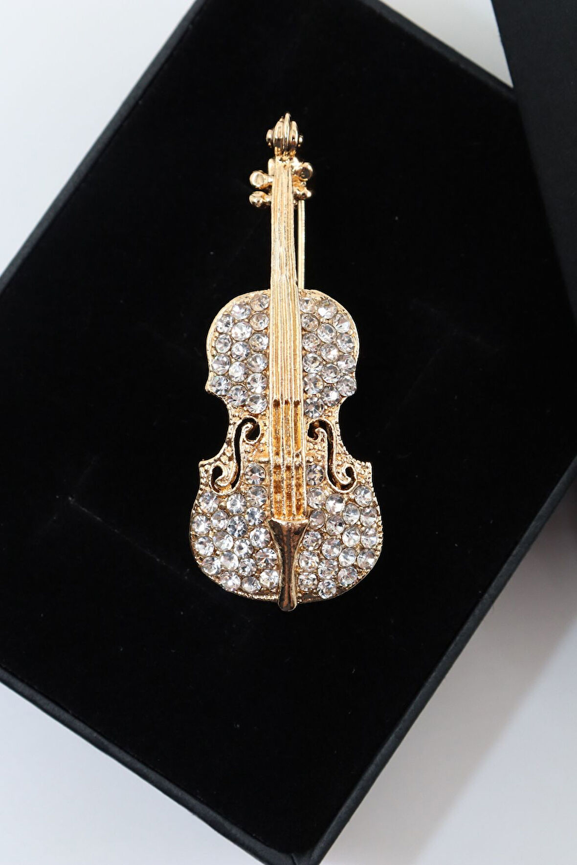 Gold zirkon taşlı keman broş. Yaka iğnesi keman broş. Kadın broş, erkek broş. Keman broş.
