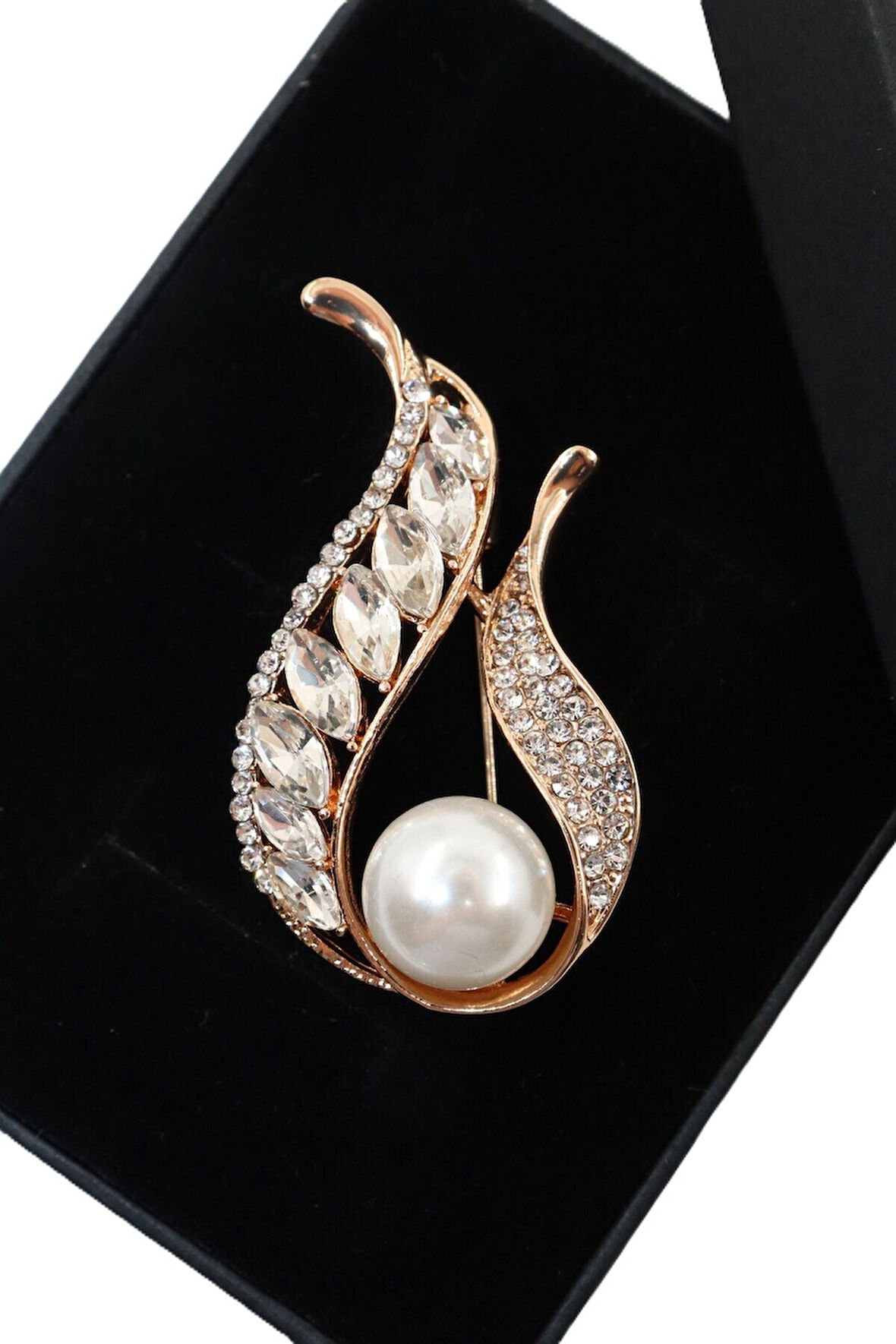 Gold zirkon taşlı incili lale broş. Yaka iğnesi lale broş, incili lale broş. Kadın broş. Lale broş.