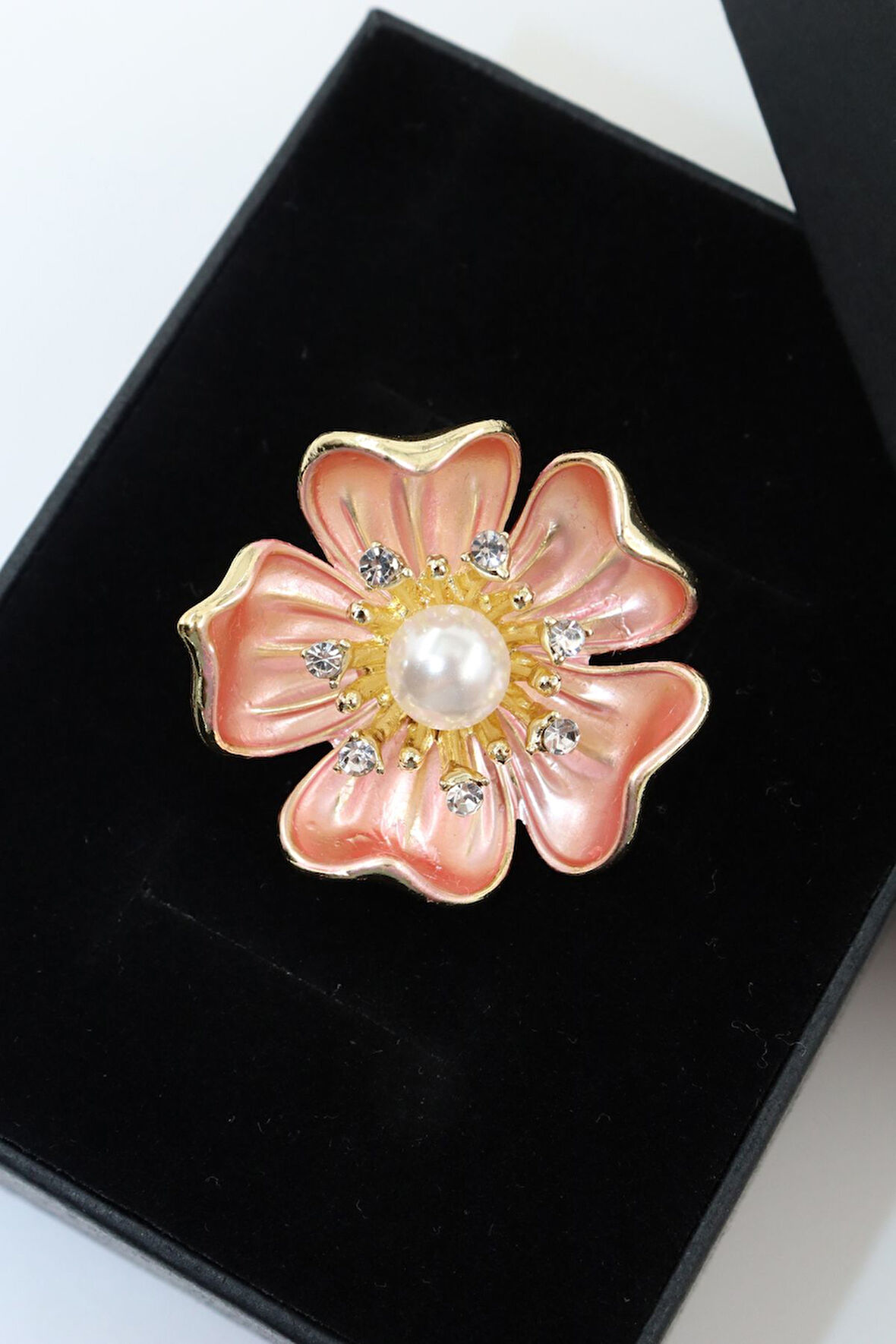 İncili zirkon taşlı pembe gül broş. Yaka iğnesi gül broş. İncili taşlı gül broş kadın broş. Gül broş