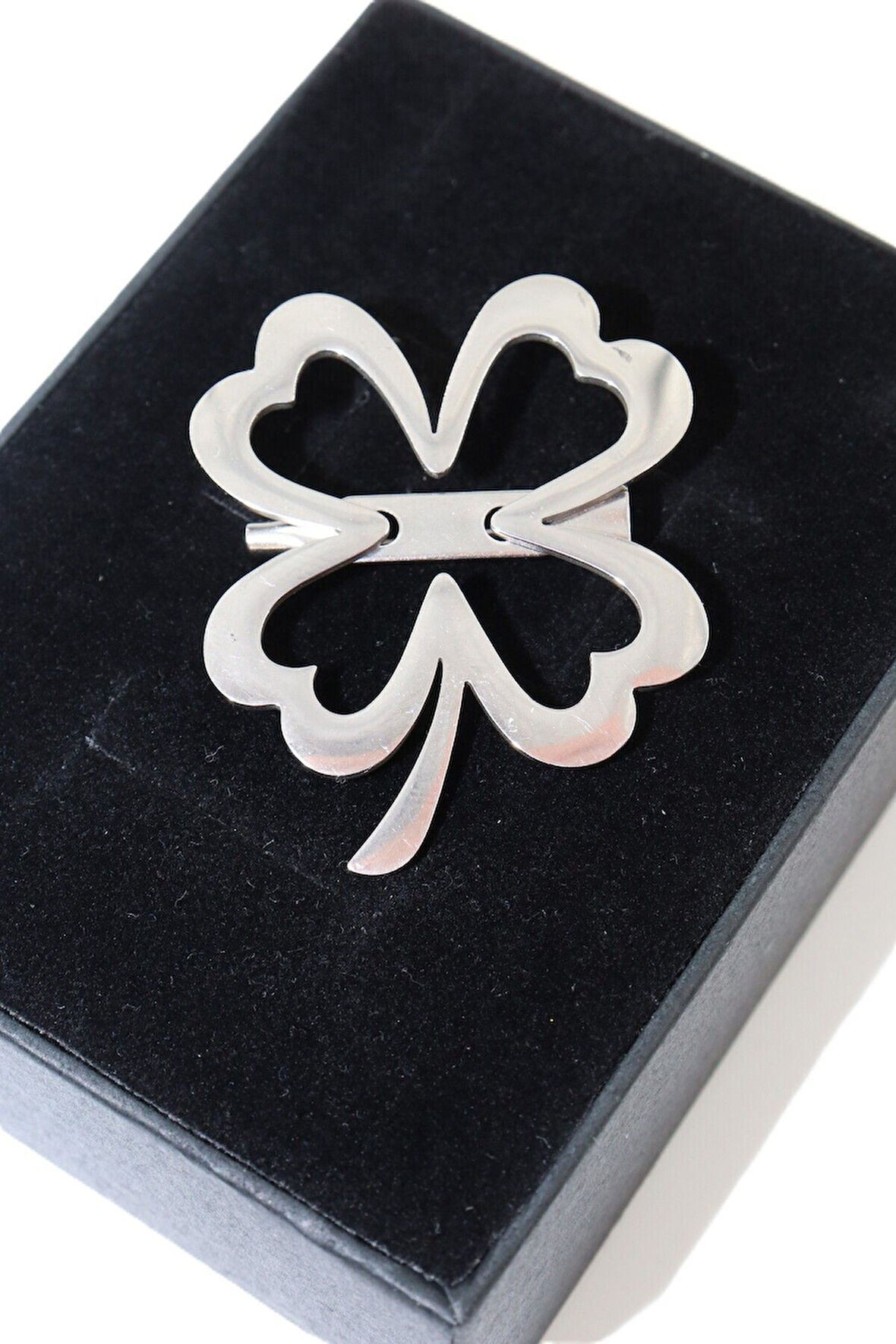 Çelik silver dört yaparaklı yonca broş. Yaka iğnesi yonca broş. Erkek broş. Kadın broş. Yonca broş.