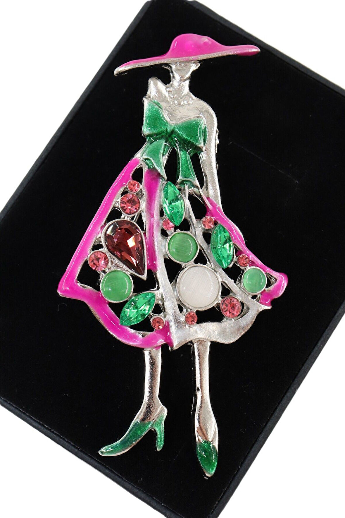 Pırlanta taşlı modacı broş. Yaka iğnesi broş. Taşlı tasarım broş. Kadın broş.