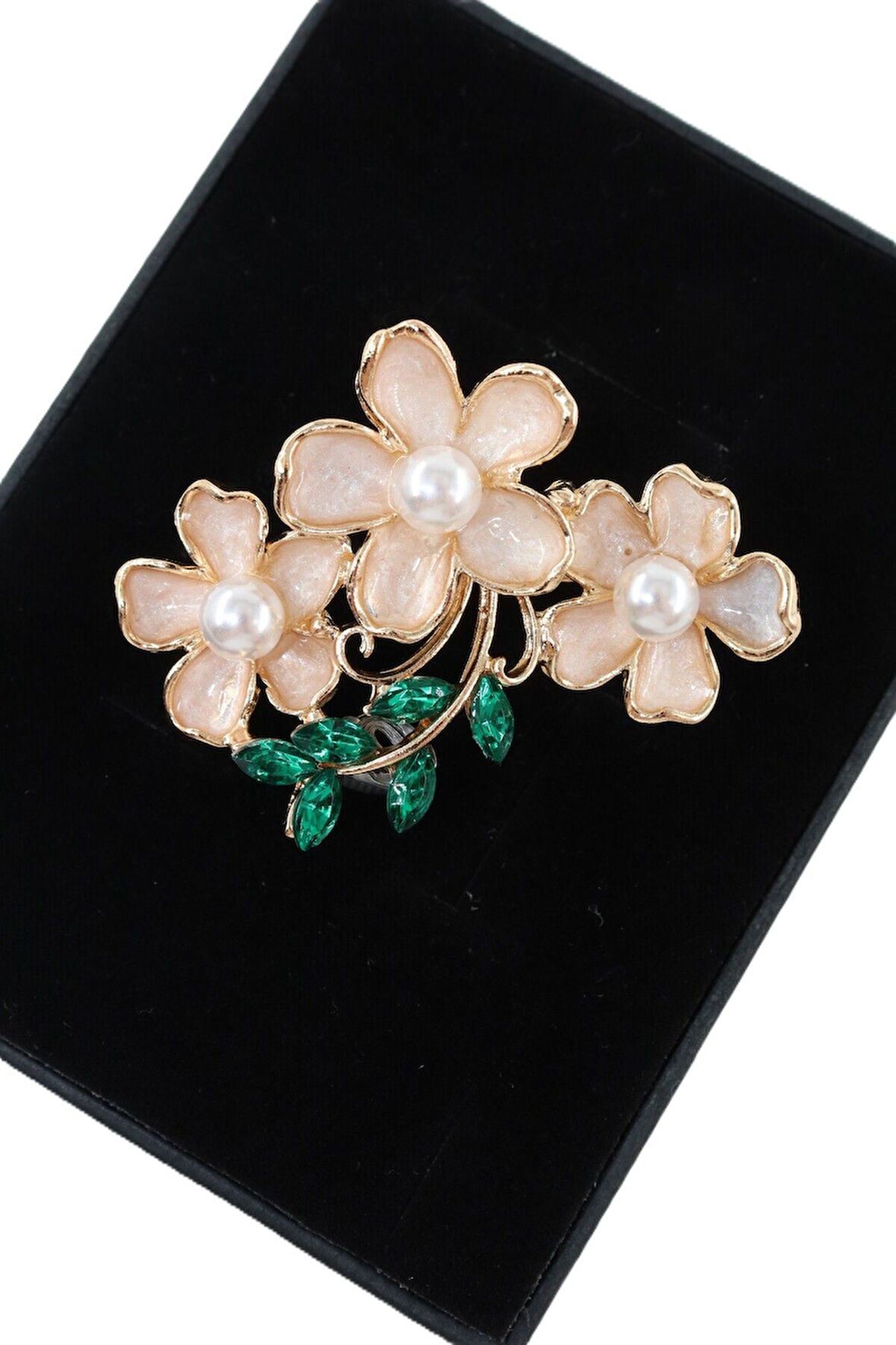 İncili erik çiçeği broş. Yaka iğnesi erik çiçeği broş, incili broş. Kadın broş. Erik çiçeği broş.