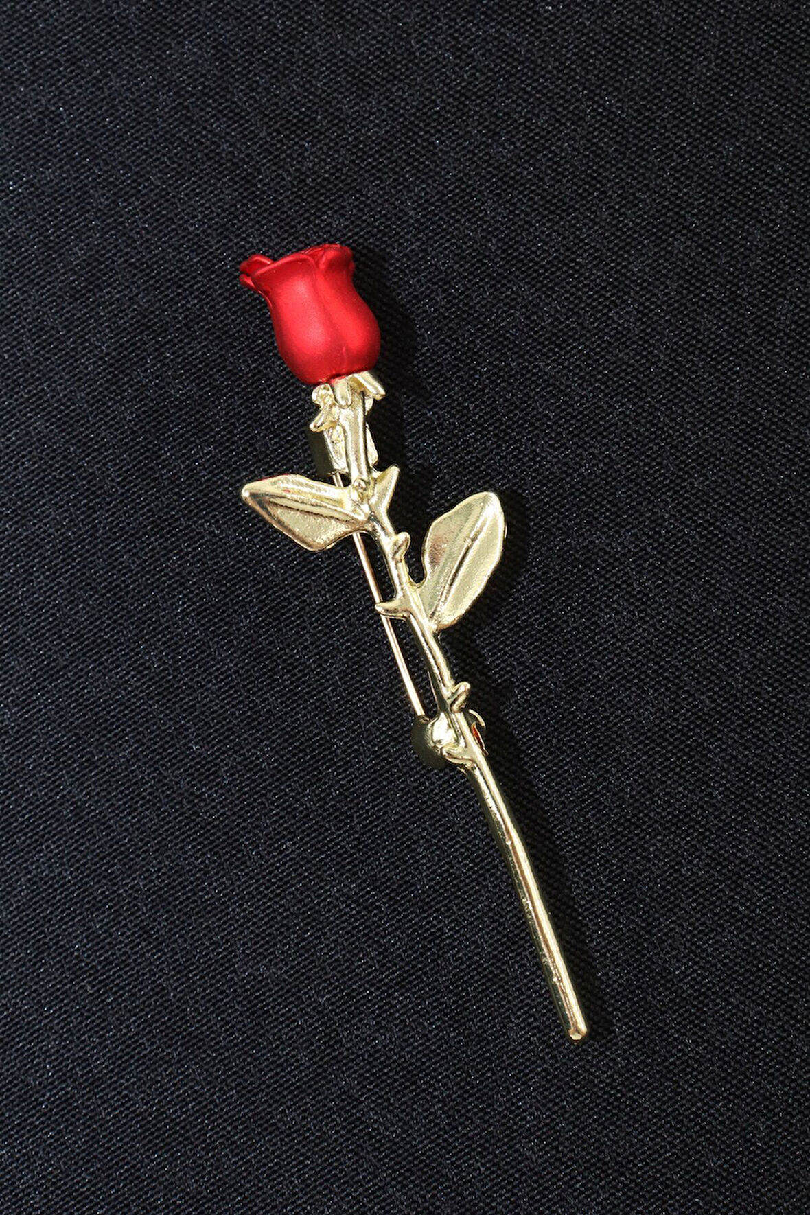Tomurcuk Kırmızı Gül Broş. Yaka Iğnesi Gül Broş. Kırmızı Gül Broş. Kadın Broş. Erkek Broş. Gül Broş.