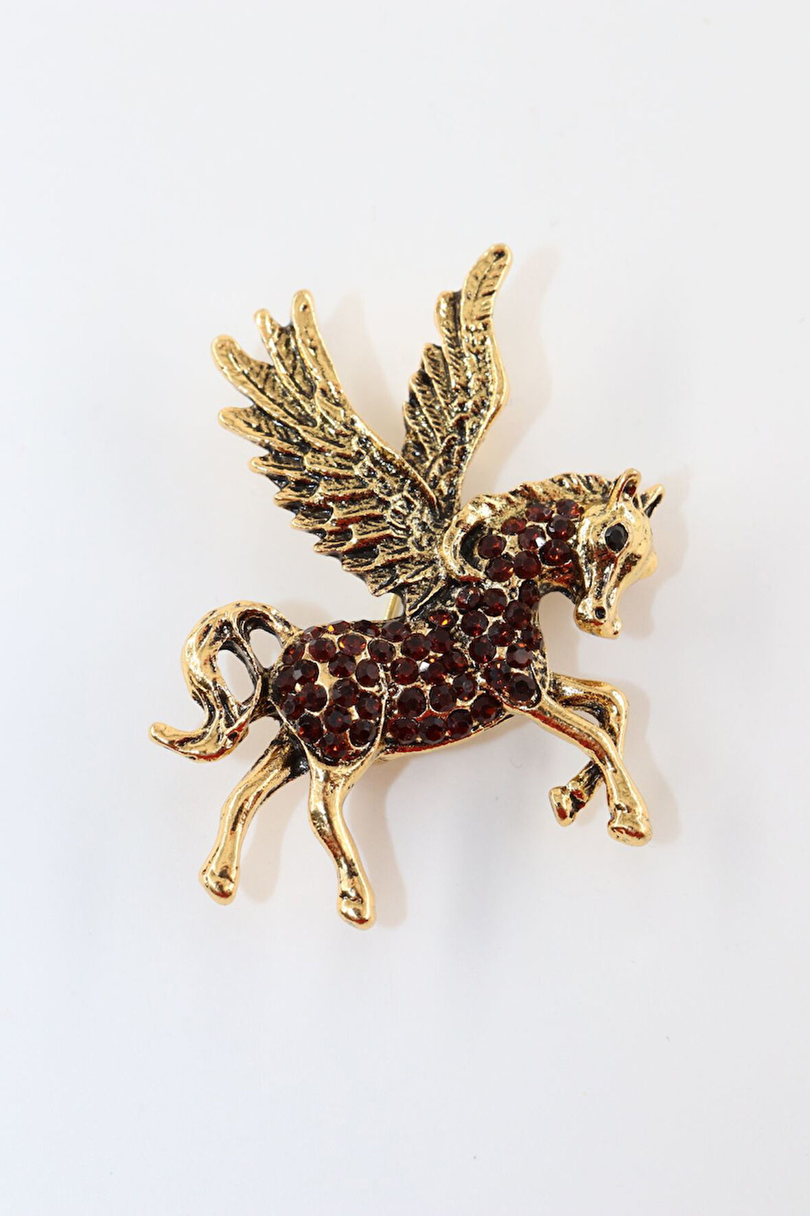 Kanatlı pegasus atı broş. Yaka iğnesi pegasus broş. Taşlı at broş. Kadın broş. Erkek broş. At broş.