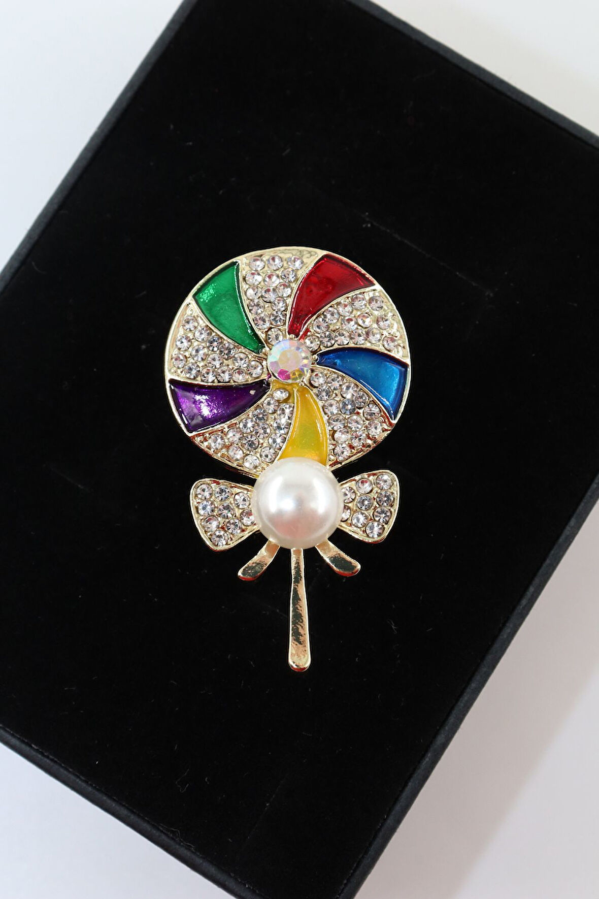 Lolipop şekeri incili broş. Yaka iğnesi lolipop broş. Taşlı tasarım broş. Kadın broş. Lolipop broş.