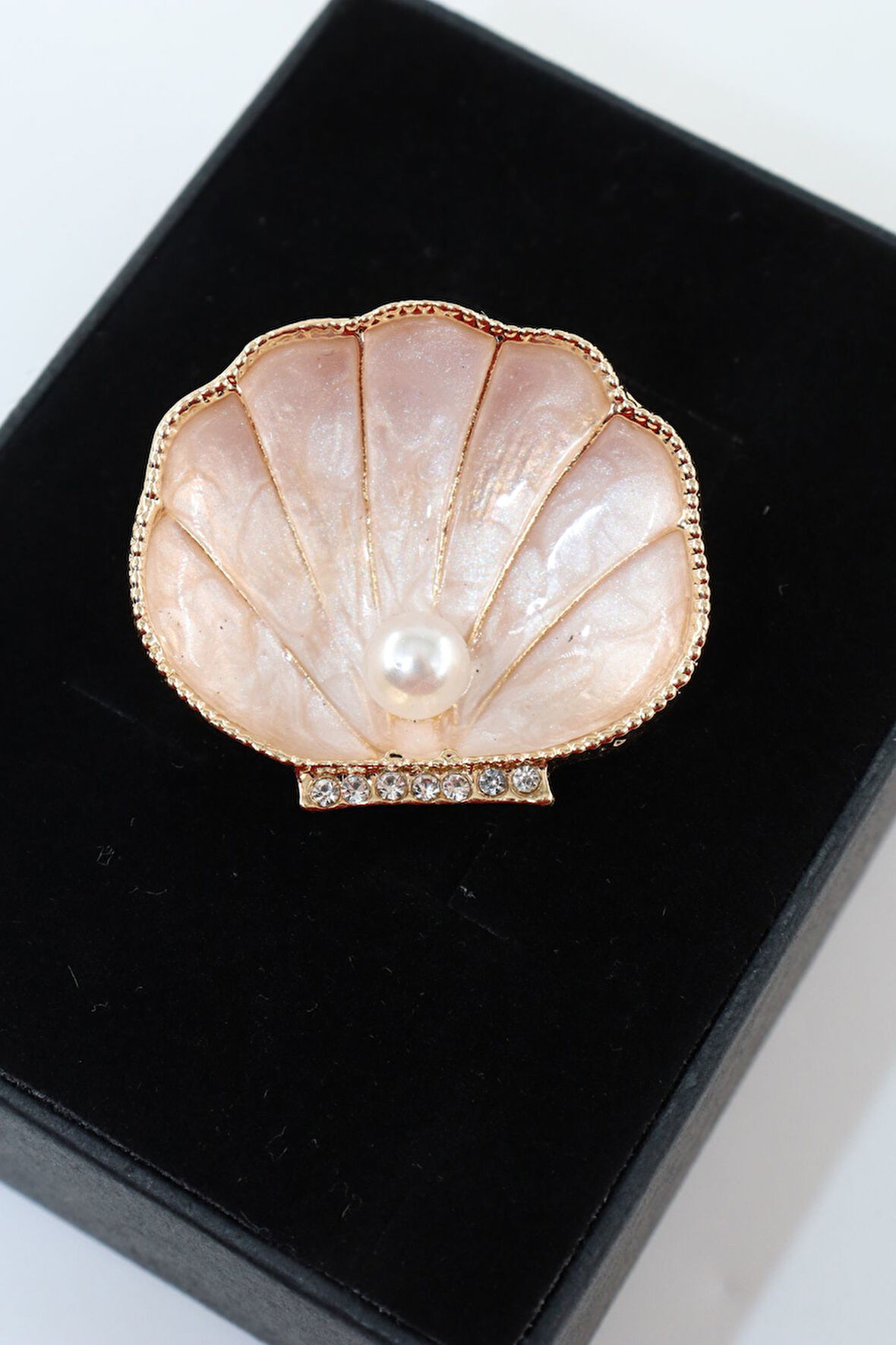 İncili istiridye kabuğu broş. Yaka iğnesi incili istiridye kabuğu broş. Kadın broş. İnci broş