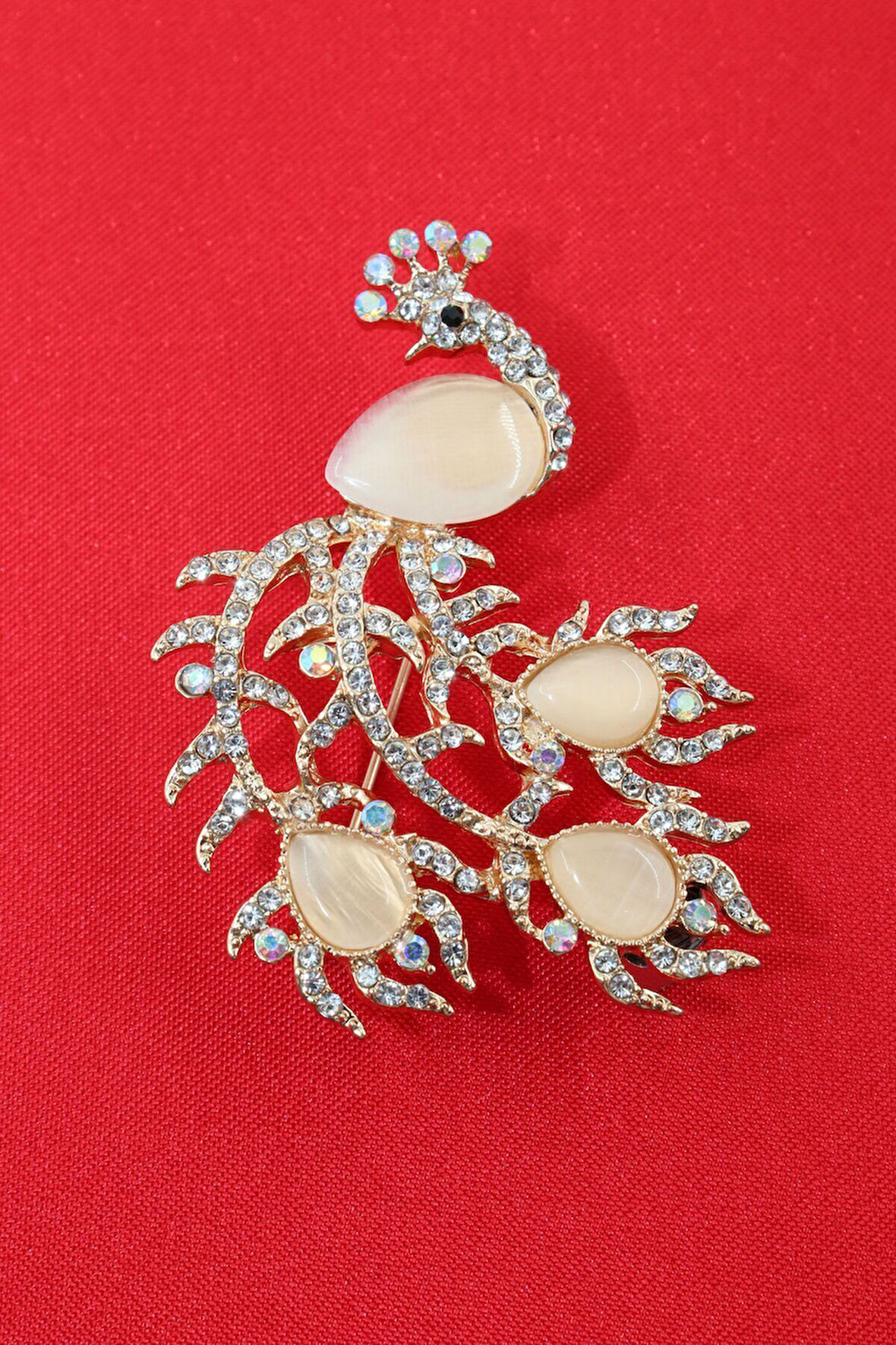 Gold Renk Tavus Kuşu Broş. Taşlı Broş, Gold Broş.yaka Iğnesi Broş. Kadın Broş. Tavus Kuşu Broş.