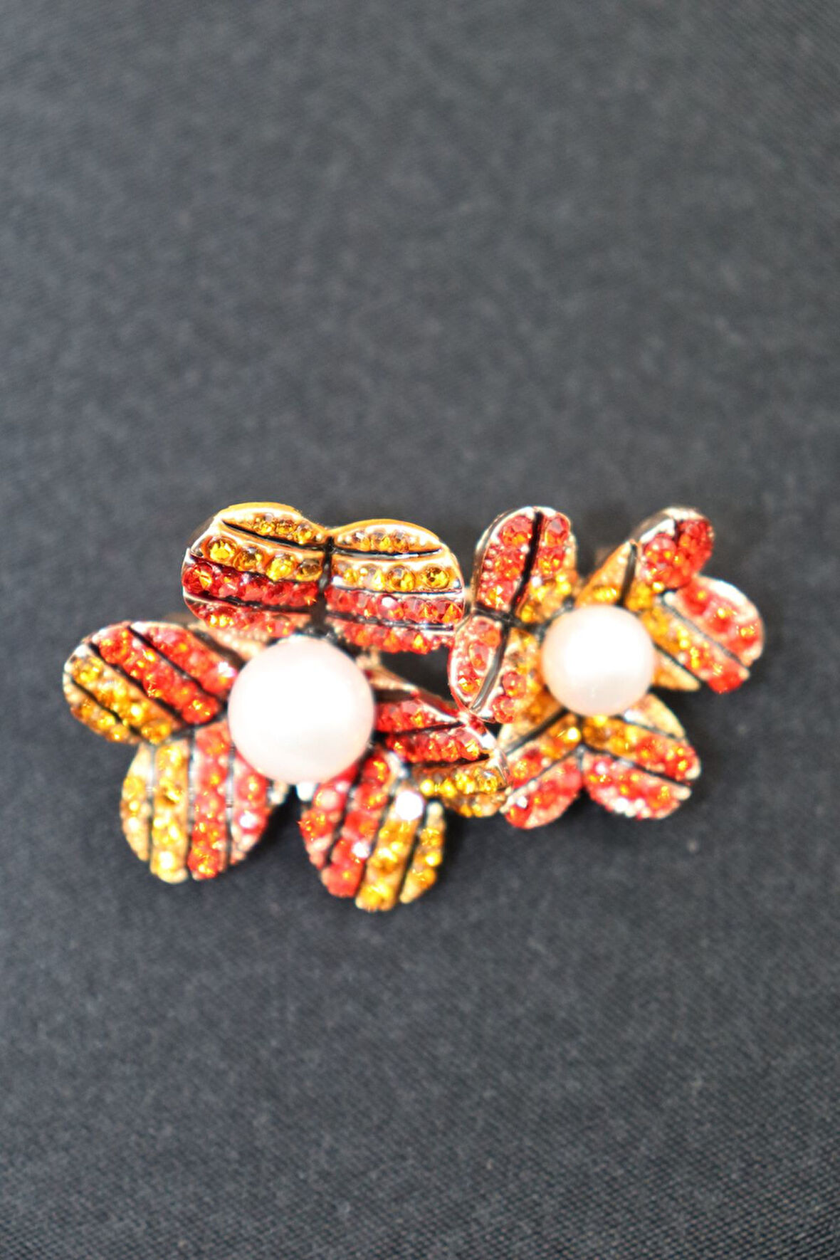 Taşlı Akşamsefası Çiçeği Broş. Taşlı Broş, Incili Broş. Yaka Iğnesi Broş. Kadın Broş. Çiçek Broş.